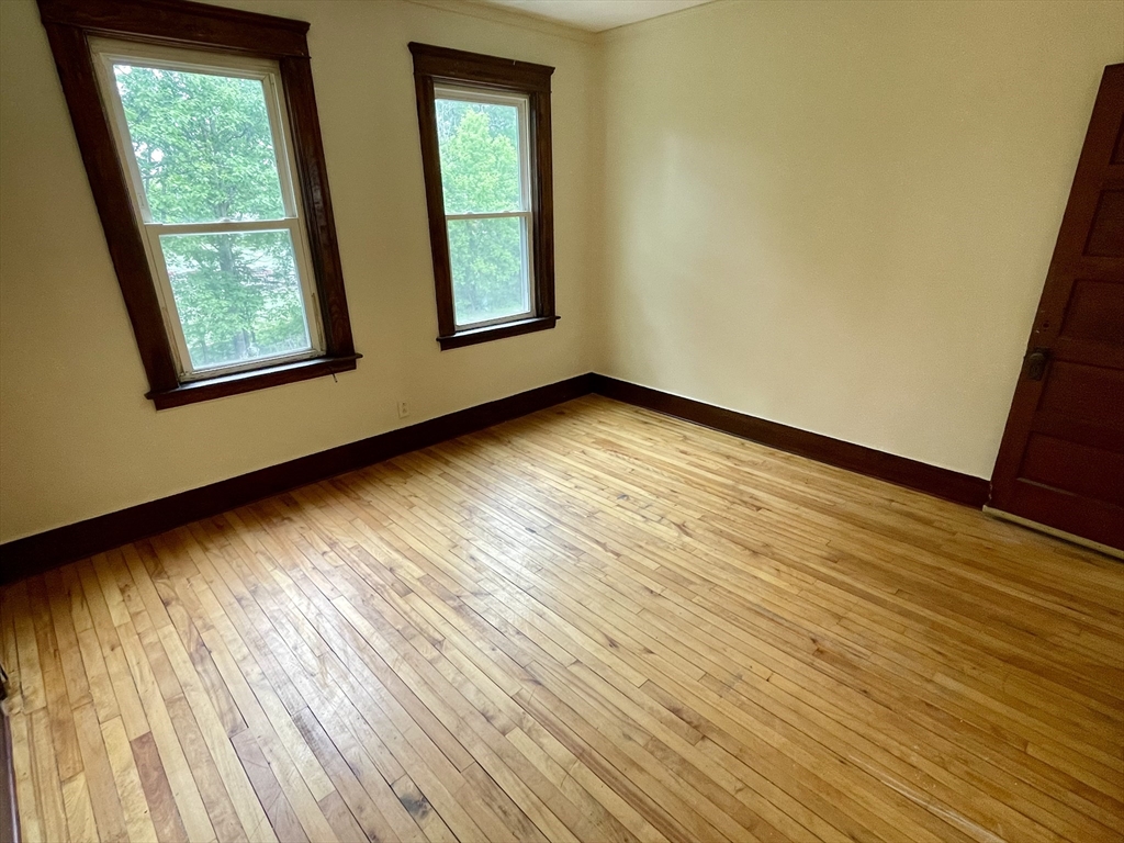 10 Agawam St, Worcester