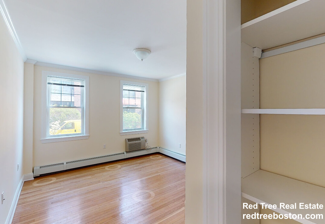 34 Harris St, Coolidge Corner