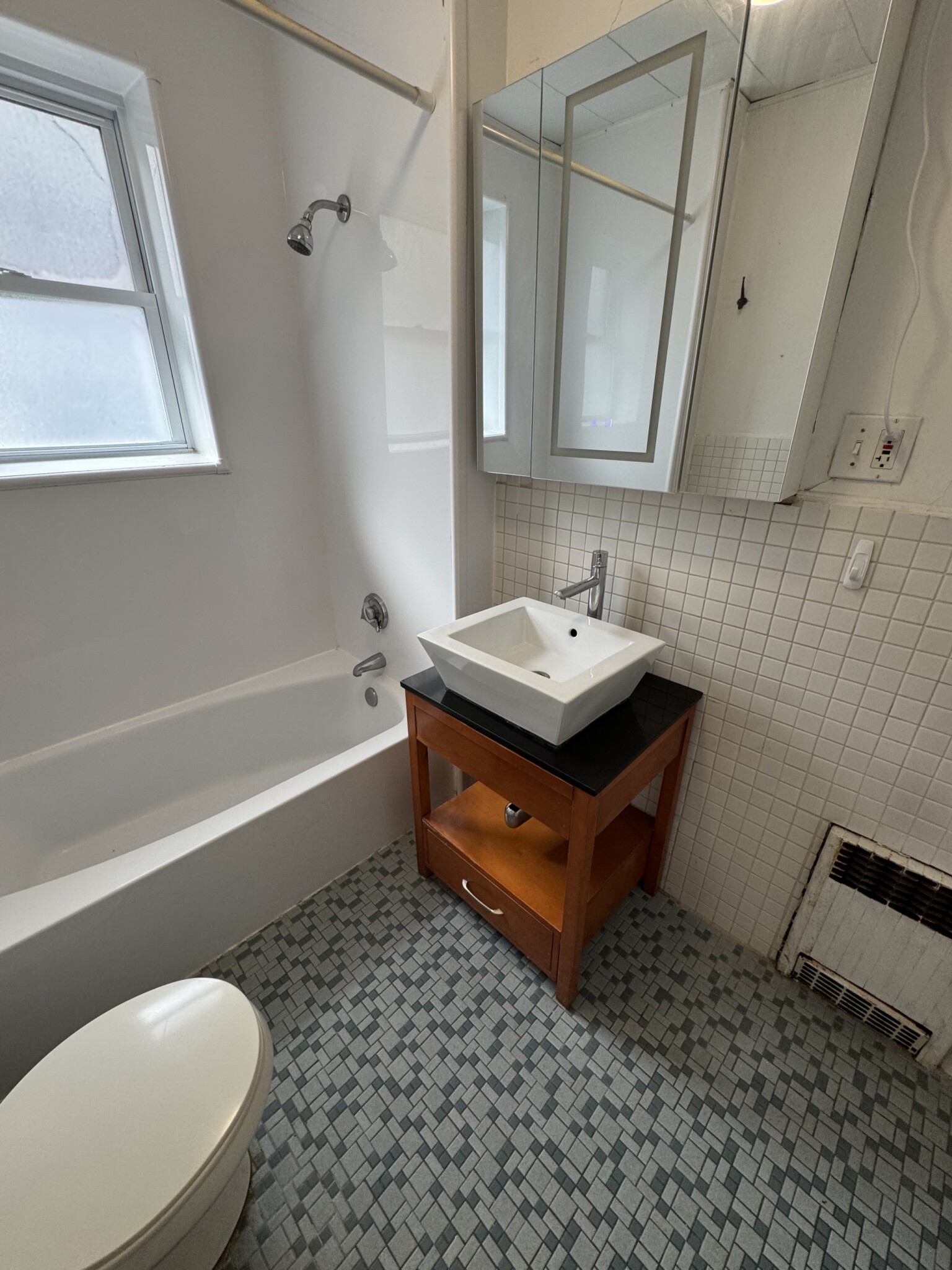 79 Winthrop Rd, Washington Square