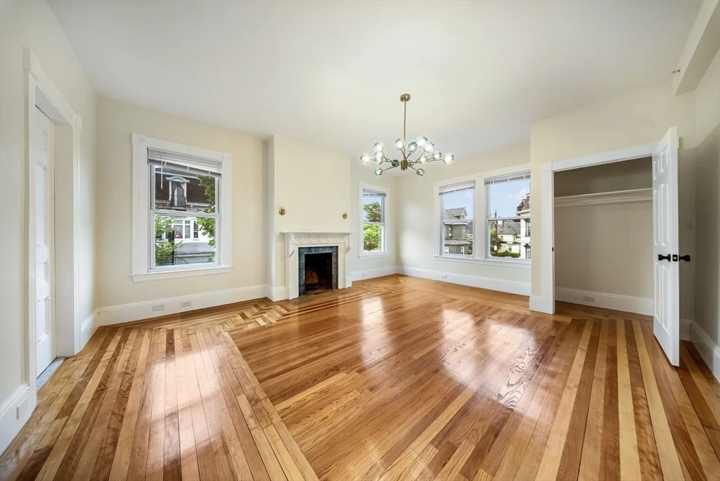 180 Jackson St, Lawrence