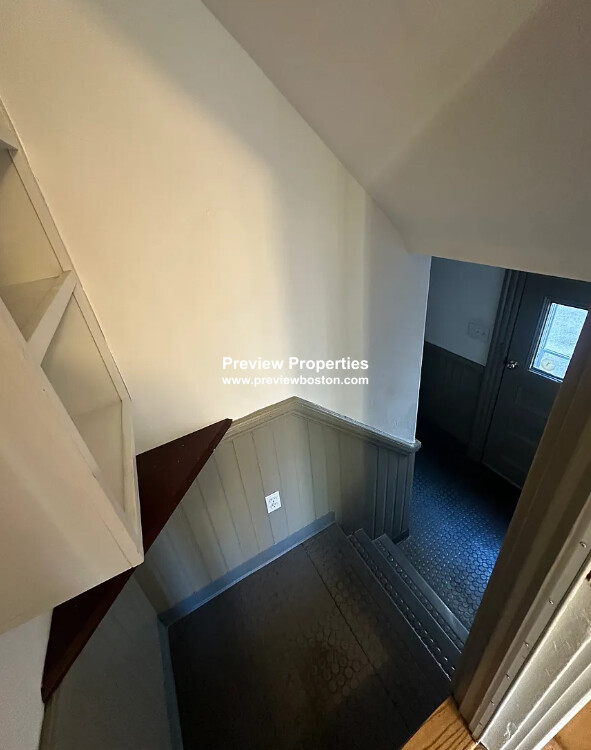 28 Montfern Ave, Oak Square