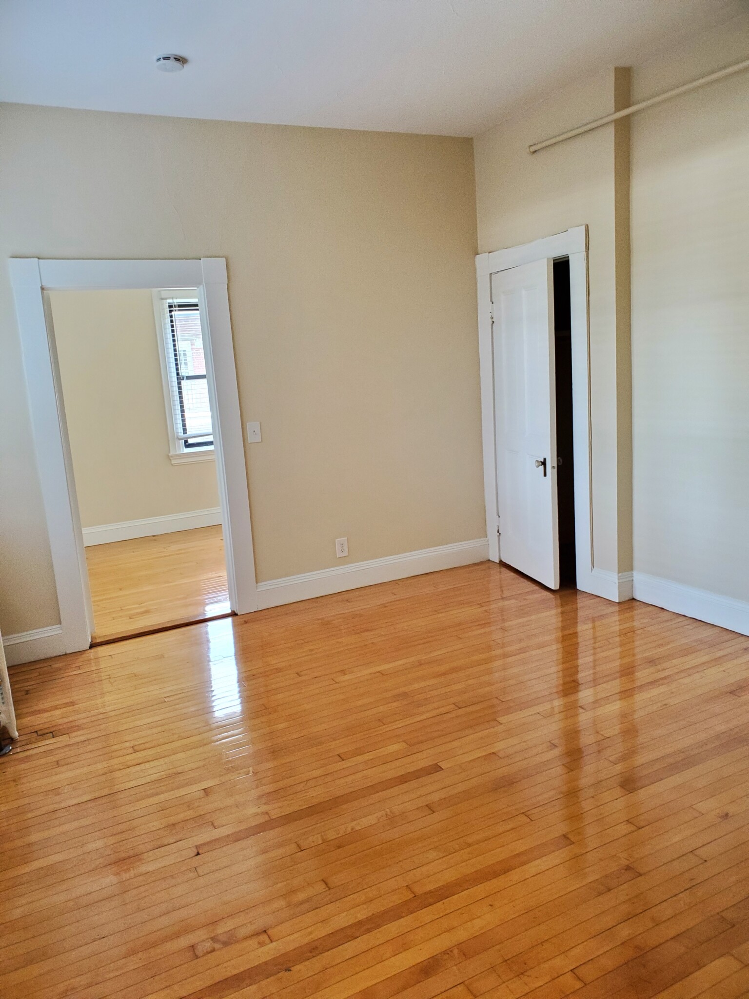 1 bed, 1 bath apartment for rent at 1470 Beacon St Unit 44., Coolidge Corner — photo 2 of 3