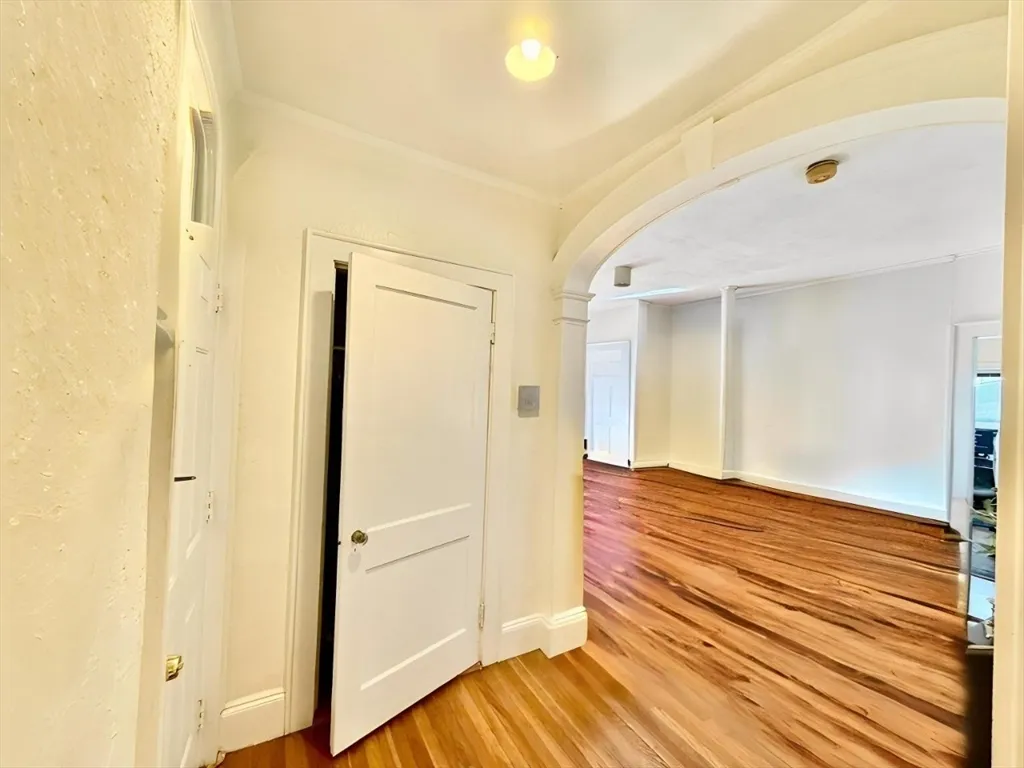 1466 Commonwealth Ave, Brighton