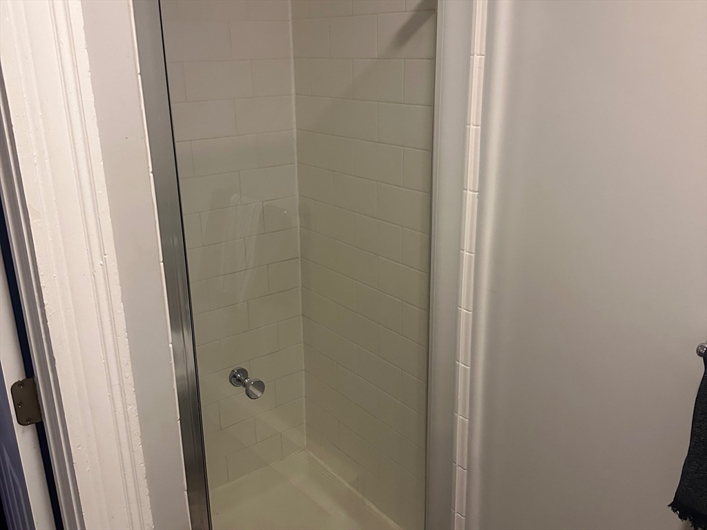 33 Garfield Ave, Woburn