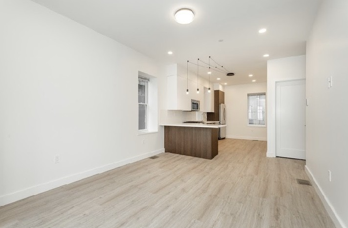 4 bed, 3 bath apartment for rent at 1474 Tremont St Unit 2, Mission Hill — photo 3 of 12