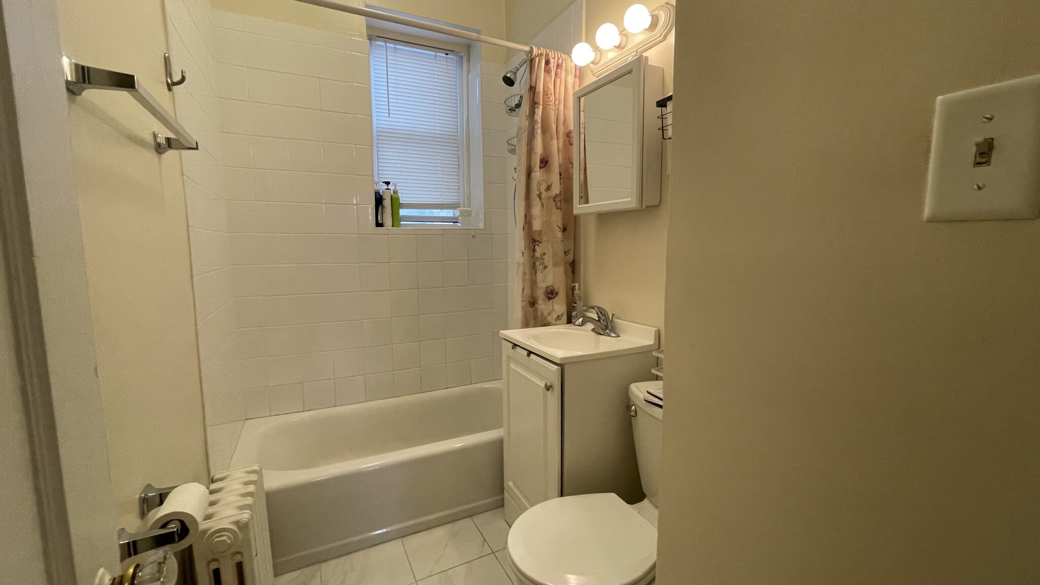 1.5 bed, 1 bath apartment for rent at 1477 Beacon St Unit 6, Coolidge Corner — photo 5 of 6