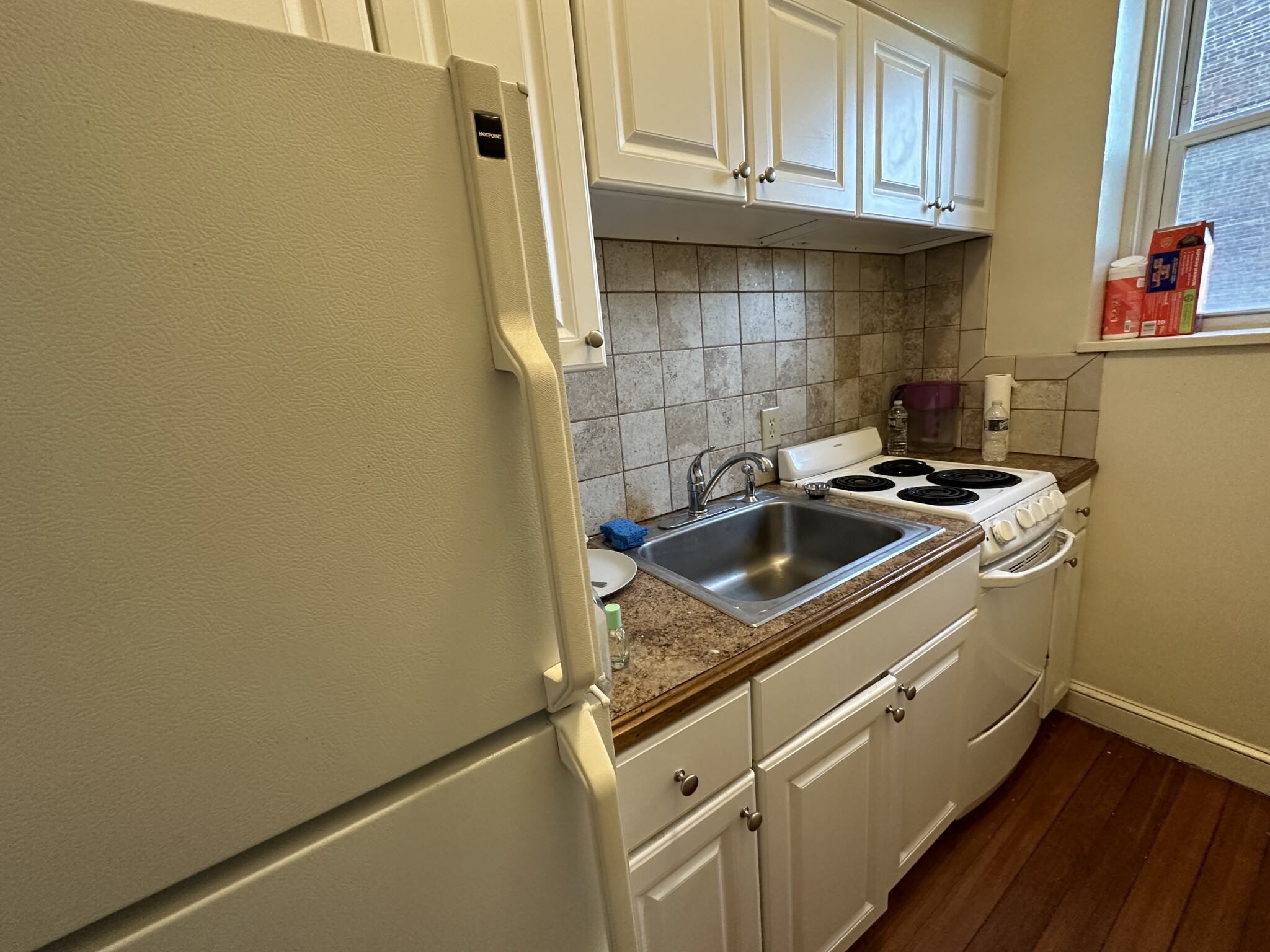 1.5 bed, 1 bath apartment for rent at 1477 Beacon St Unit 6, Coolidge Corner — photo 6 of 6