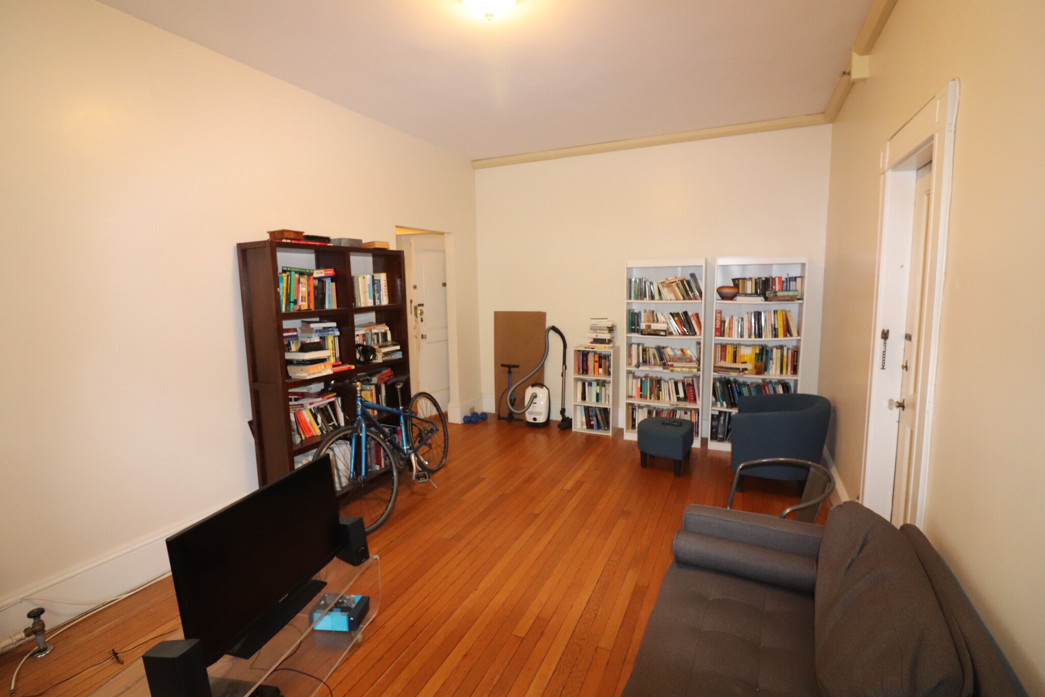 1 bed, 1 bath apartment for rent at 1477 Beacon St Unit 46R, Coolidge Corner — photo 2 of 11