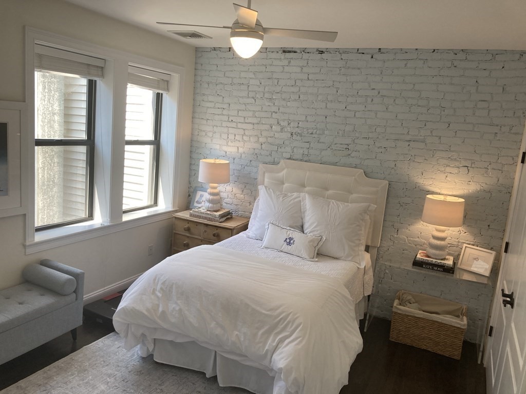 454 Hanover, North End