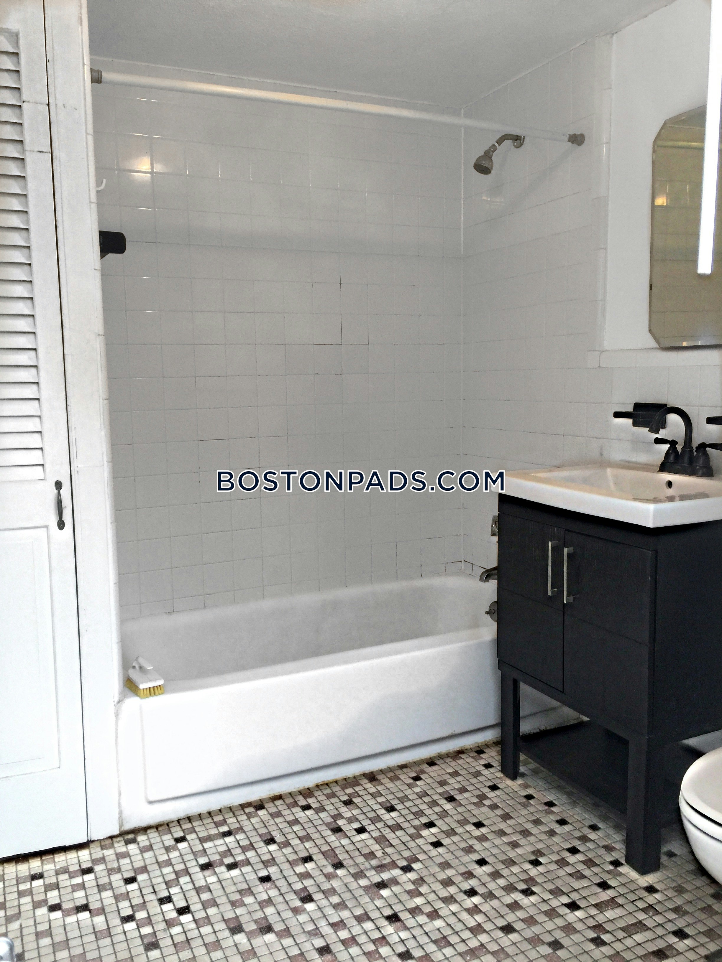 1 bed, 1 bath apartment for rent at 14 Melrose St Unit 4, Back Bay — photo 4 of 9