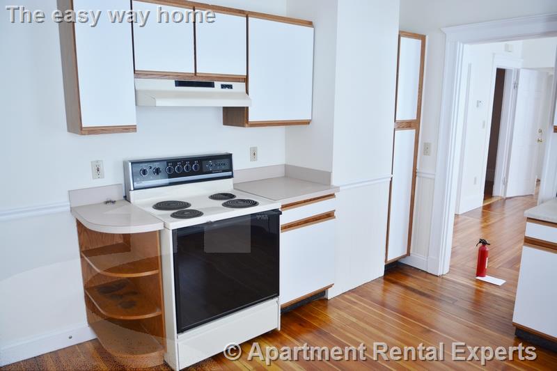 52 Simpson Ave, Davis Square