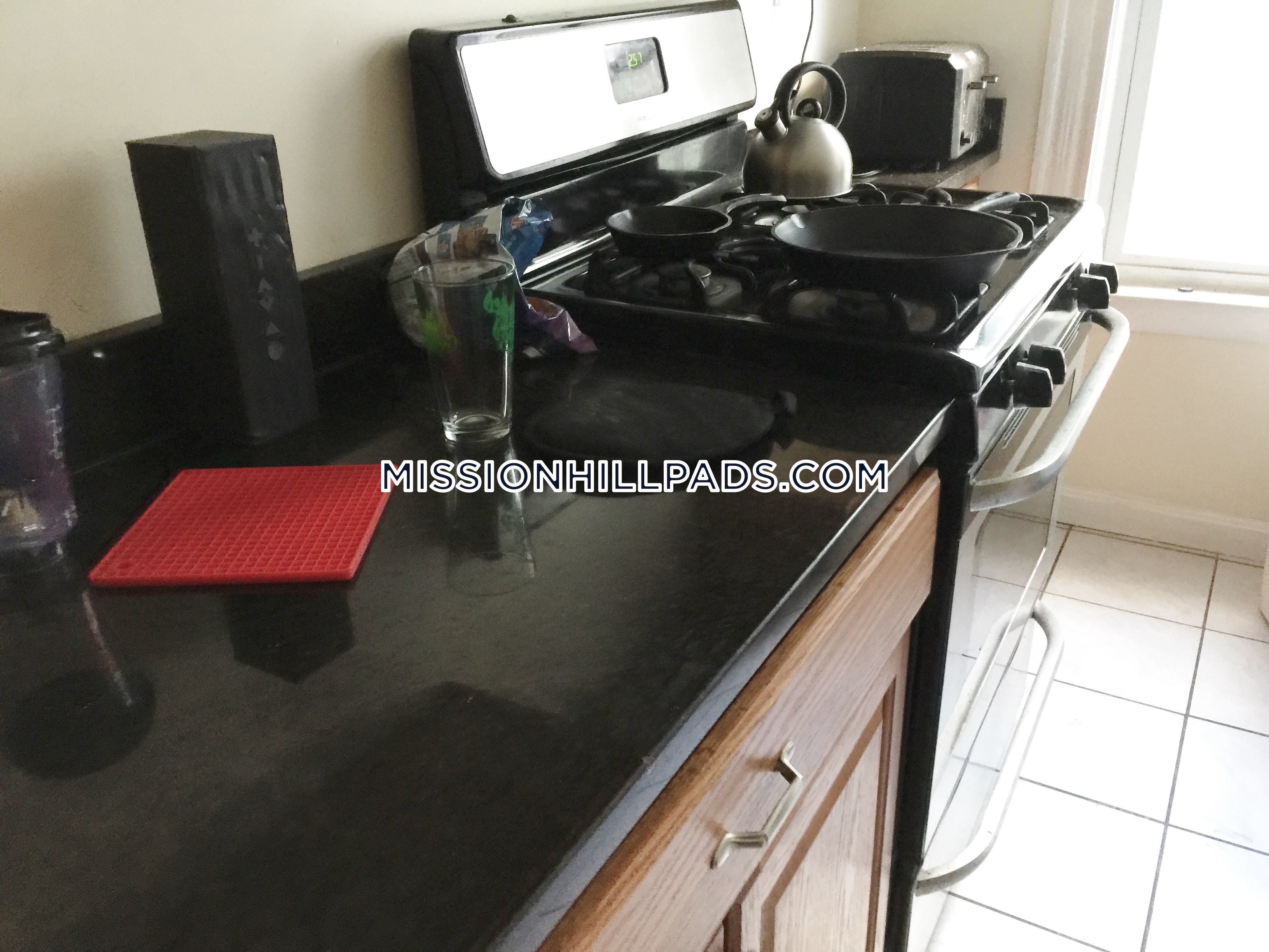 6 bed, 2.5 bath apartment for rent at 1 Sachem St Unit U3, Mission Hill — photo 2 of 45