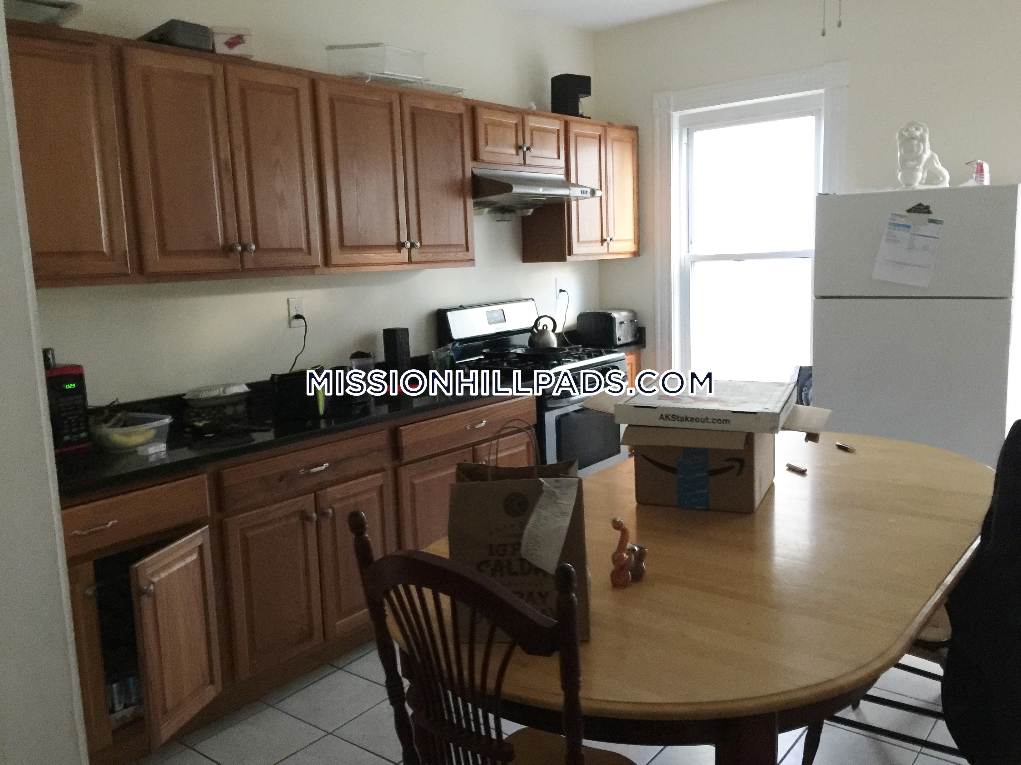 6 bed, 2.5 bath apartment for rent at 1 Sachem St Unit U3, Mission Hill — photo 4 of 45
