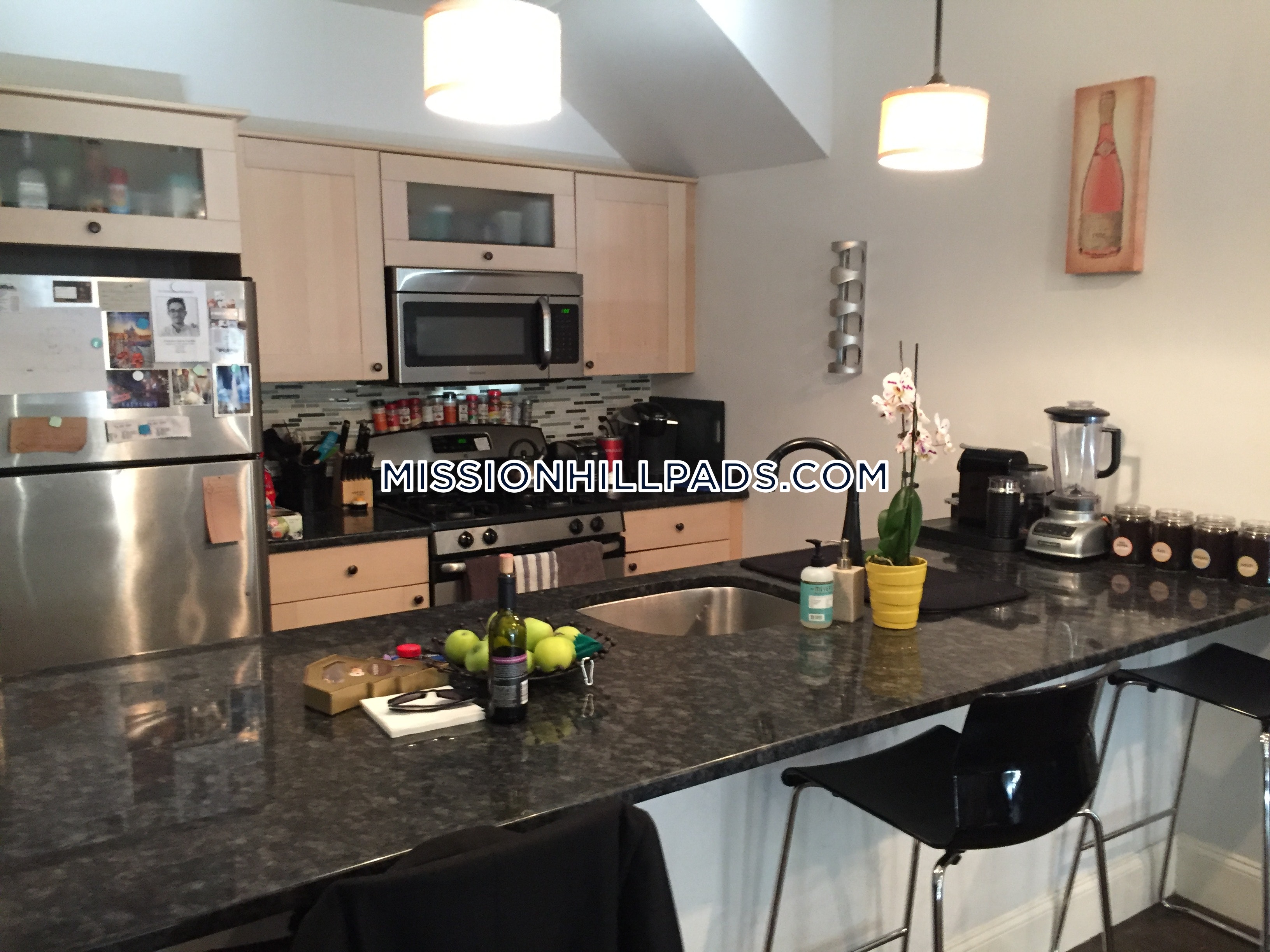 4 bed, 2.5 bath apartment for rent at 1435 Tremont St Unit 1, Mission Hill — photo 4 of 14