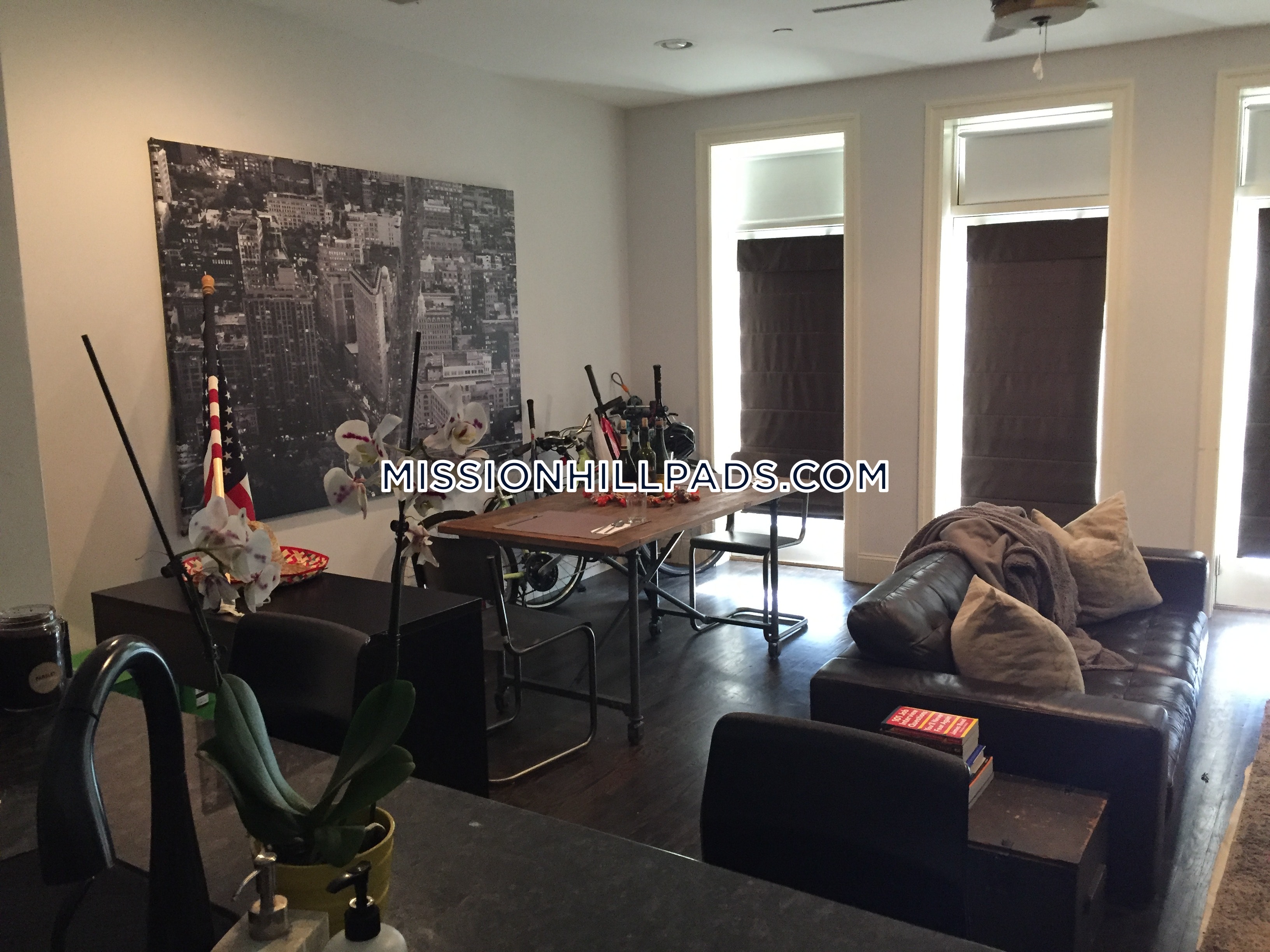 4 bed, 2.5 bath apartment for rent at 1435 Tremont St Unit 1, Mission Hill — photo 5 of 14
