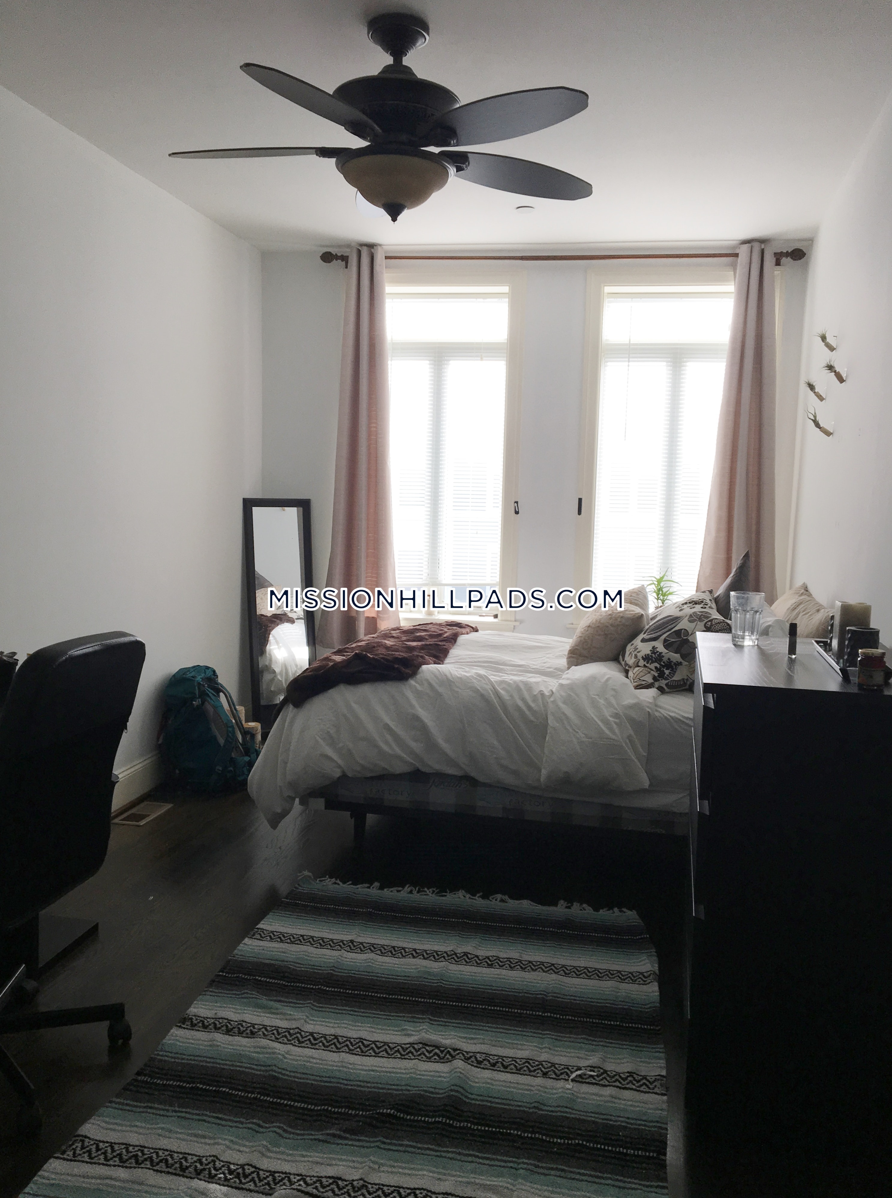 4 bed, 2.5 bath apartment for rent at 1435 Tremont St Unit 1, Mission Hill — photo 8 of 14