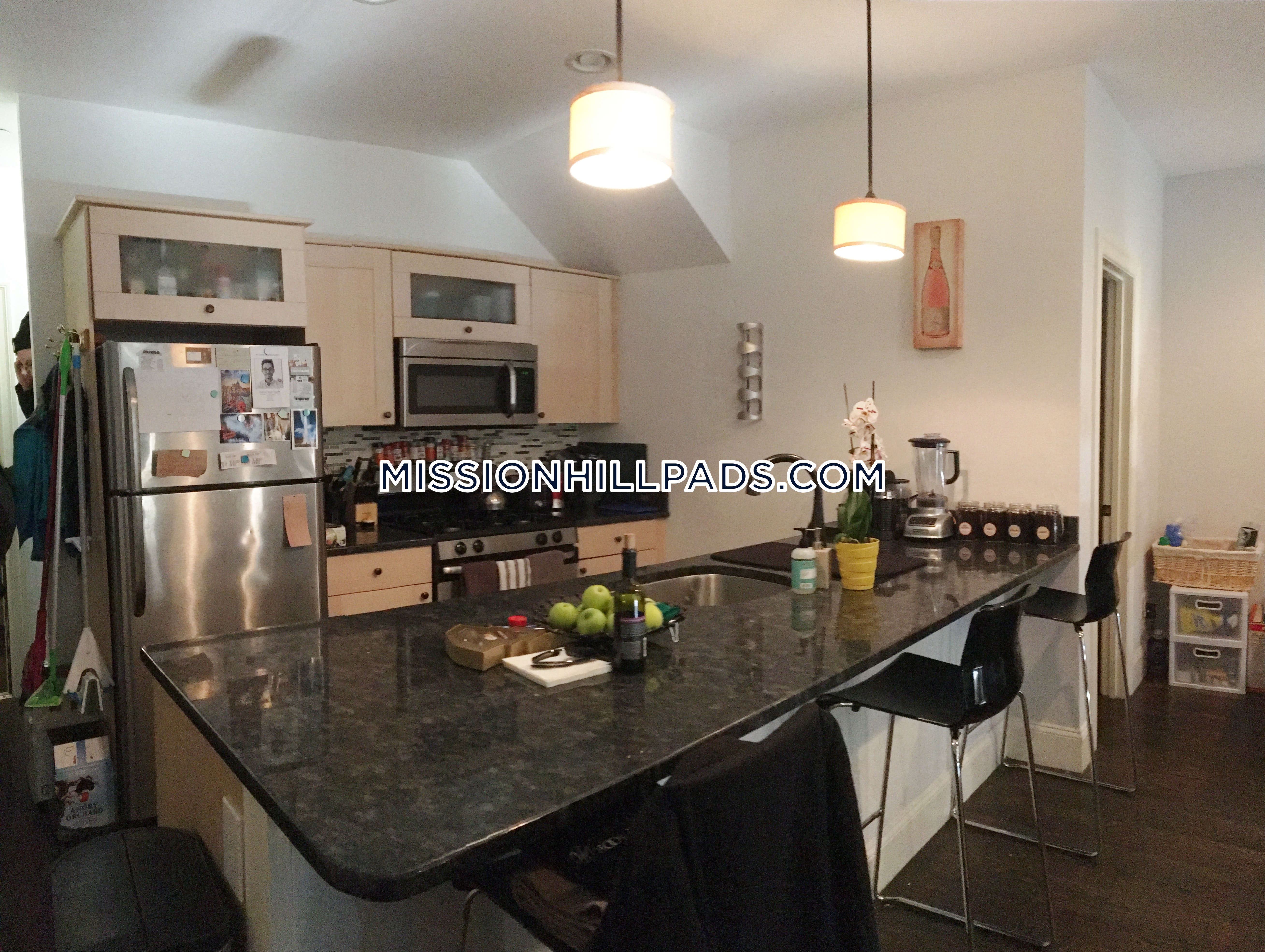 4 bed, 2.5 bath apartment for rent at 1435 Tremont St Unit 1, Mission Hill — photo 13 of 14