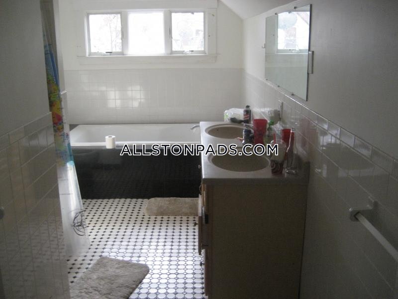 4 bed, 1 bath apartment for rent at 51 Gardner St Unit U1, Allston — photo 11 of 22