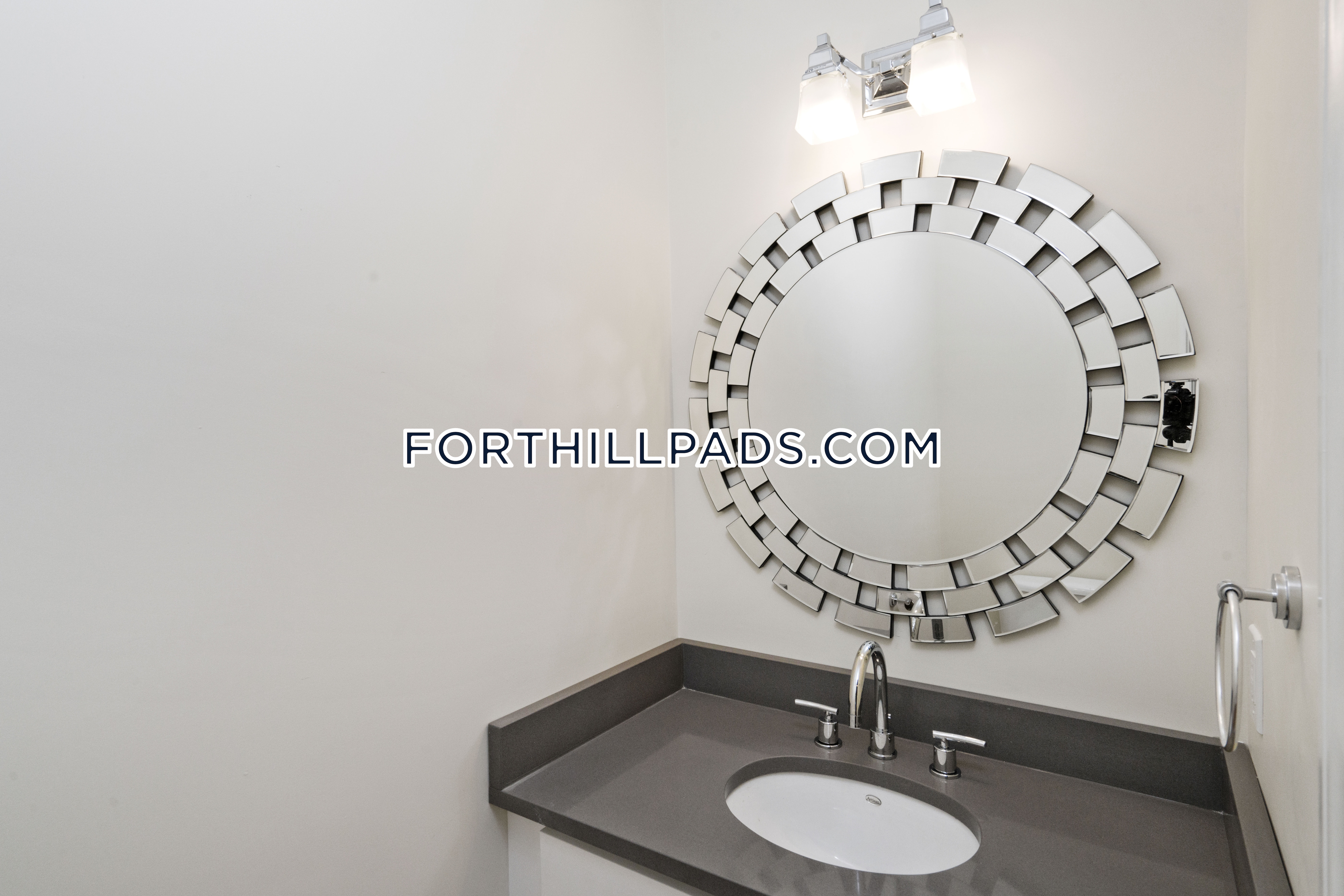 4 bed, 2.5 bath apartment for rent at 130 Roxbury St Unit 1, Roxbury — photo 23 of 24