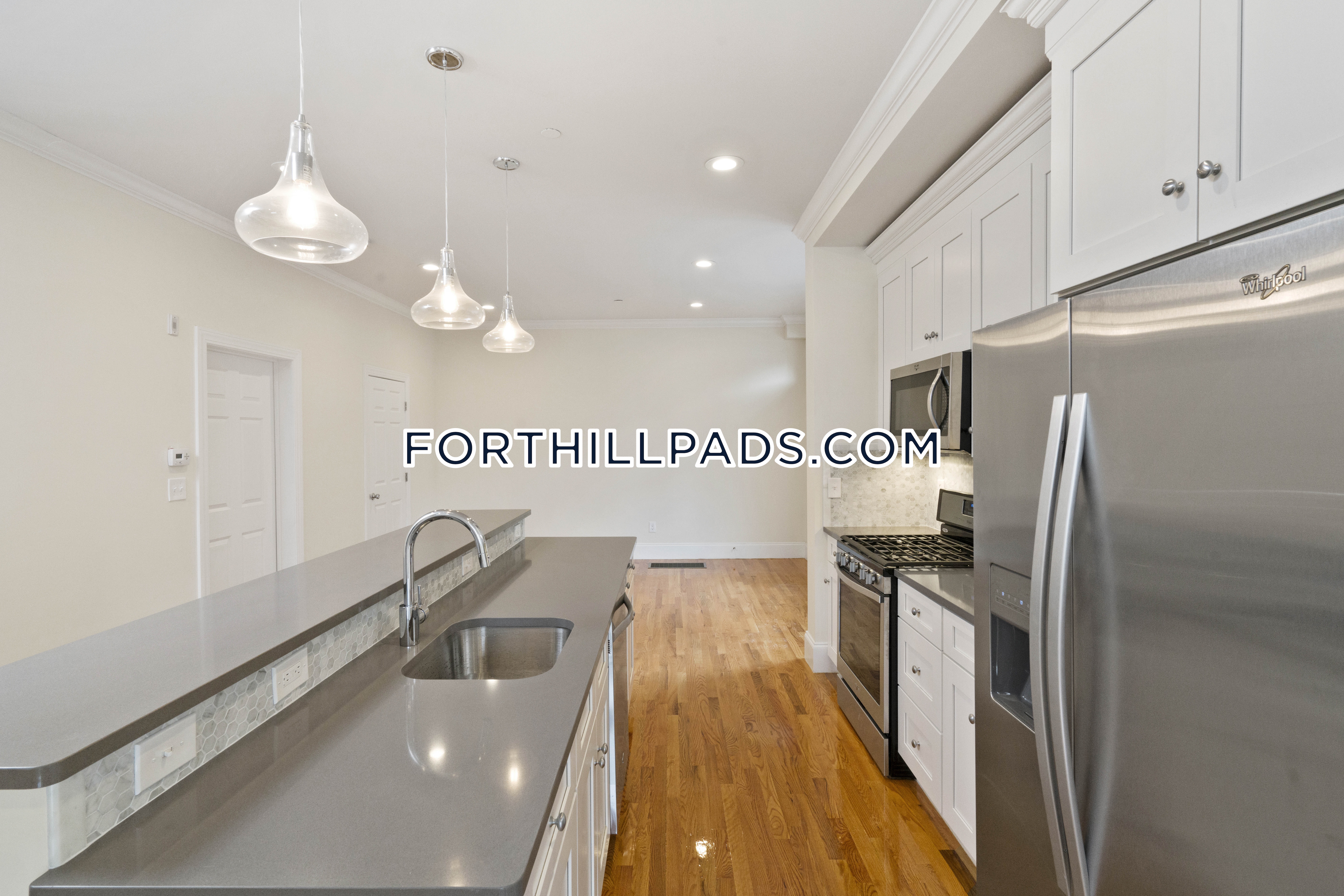 4 bed, 2.5 bath apartment for rent at 130 Roxbury St Unit 1, Roxbury — photo 2 of 24