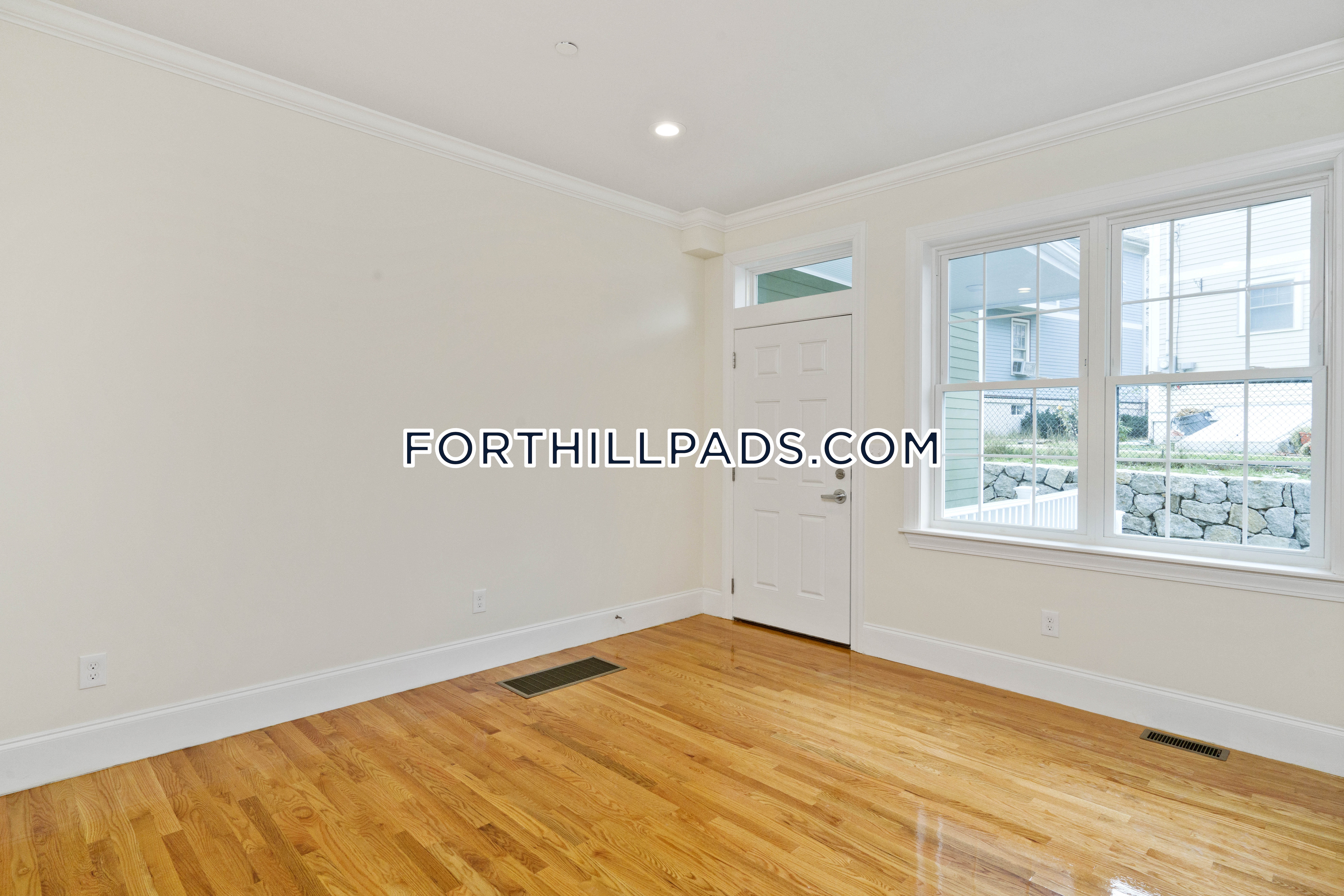 4 bed, 2.5 bath apartment for rent at 130 Roxbury St Unit 1, Roxbury — photo 15 of 24