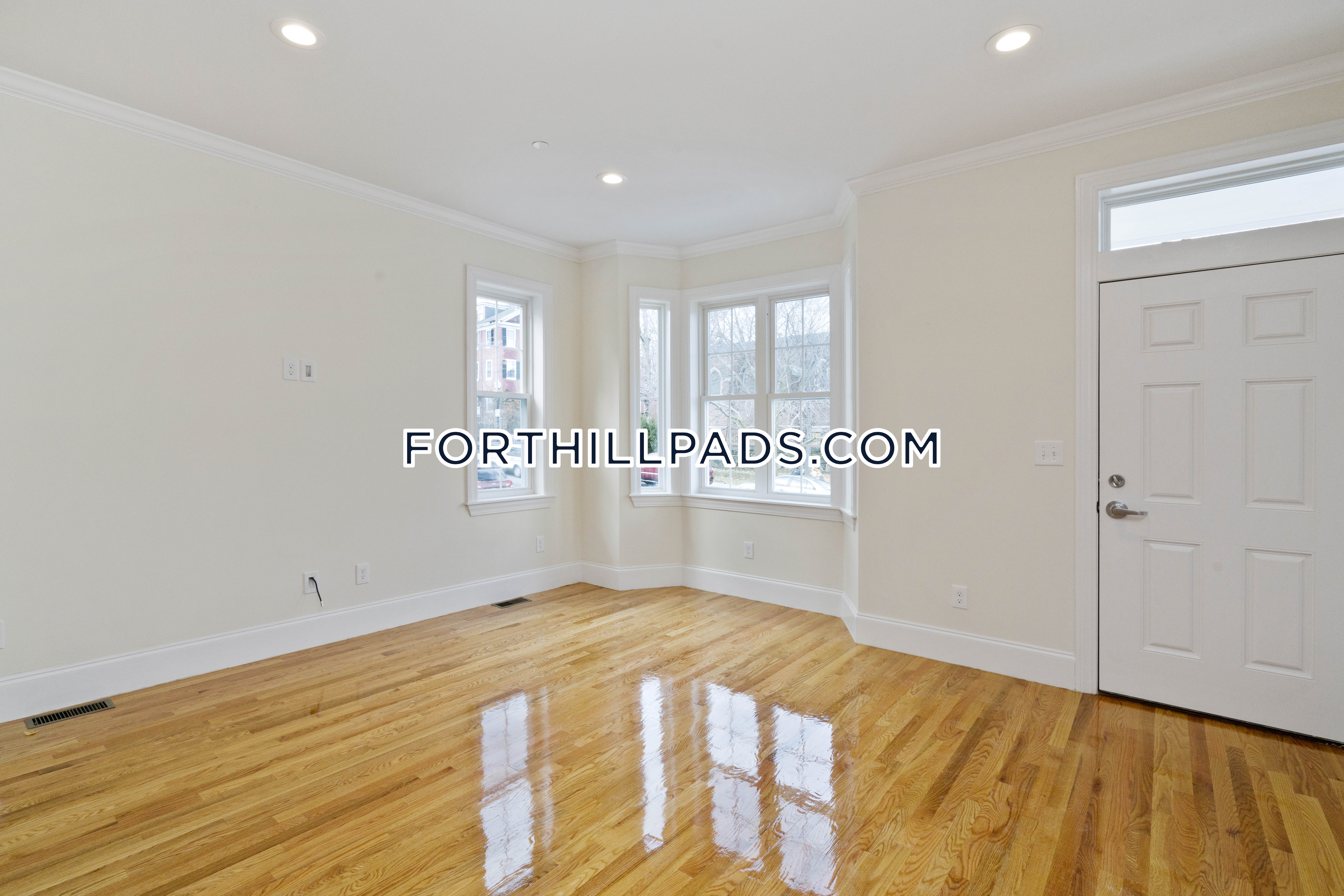 4 bed, 2.5 bath apartment for rent at 130 Roxbury St Unit 1, Roxbury — photo 16 of 24