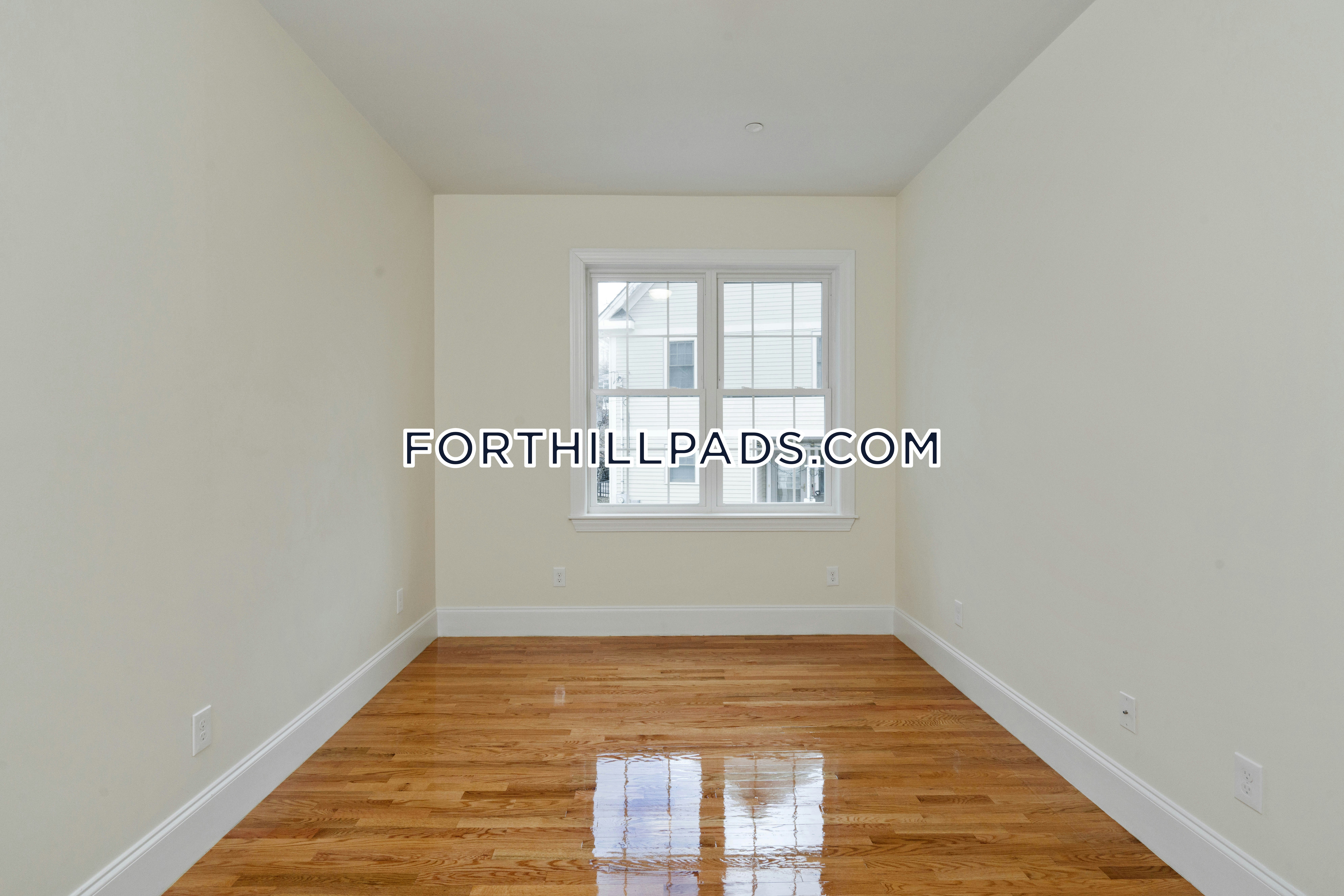 4 bed, 2.5 bath apartment for rent at 130 Roxbury St Unit 1, Roxbury — photo 7 of 24