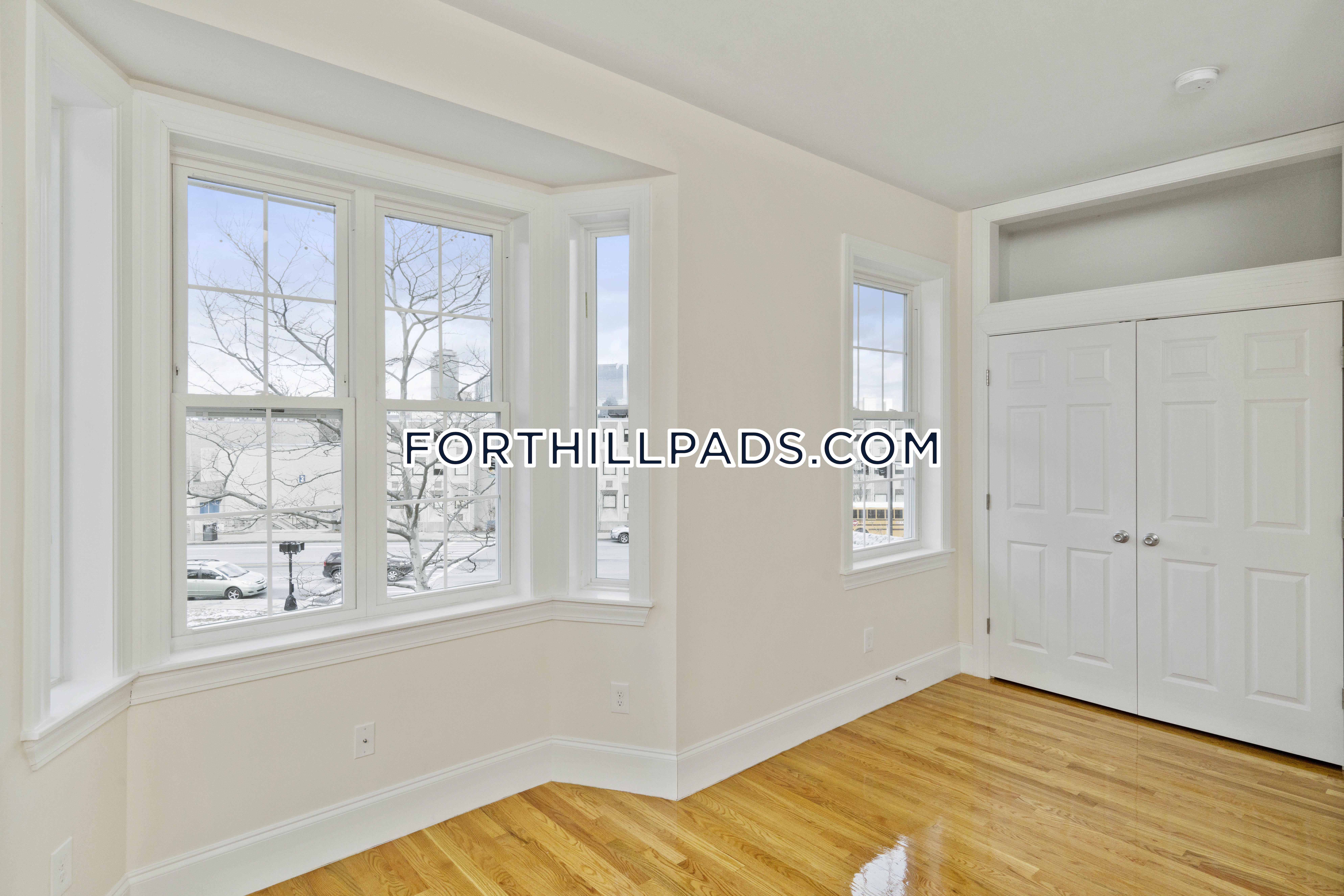 4 bed, 2.5 bath apartment for rent at 130 Roxbury St Unit 1, Roxbury — photo 8 of 24