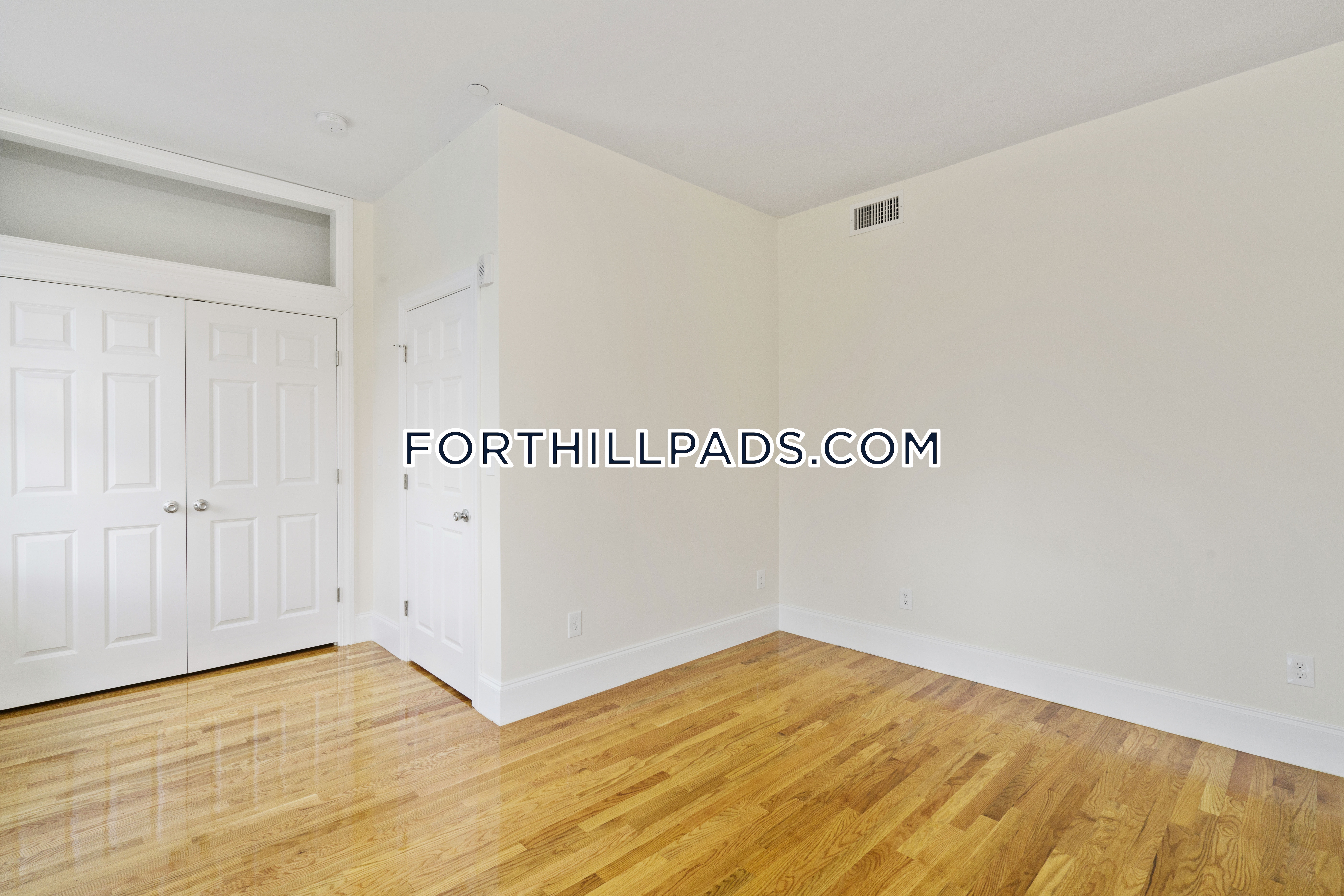4 bed, 2.5 bath apartment for rent at 130 Roxbury St Unit 1, Roxbury — photo 13 of 24