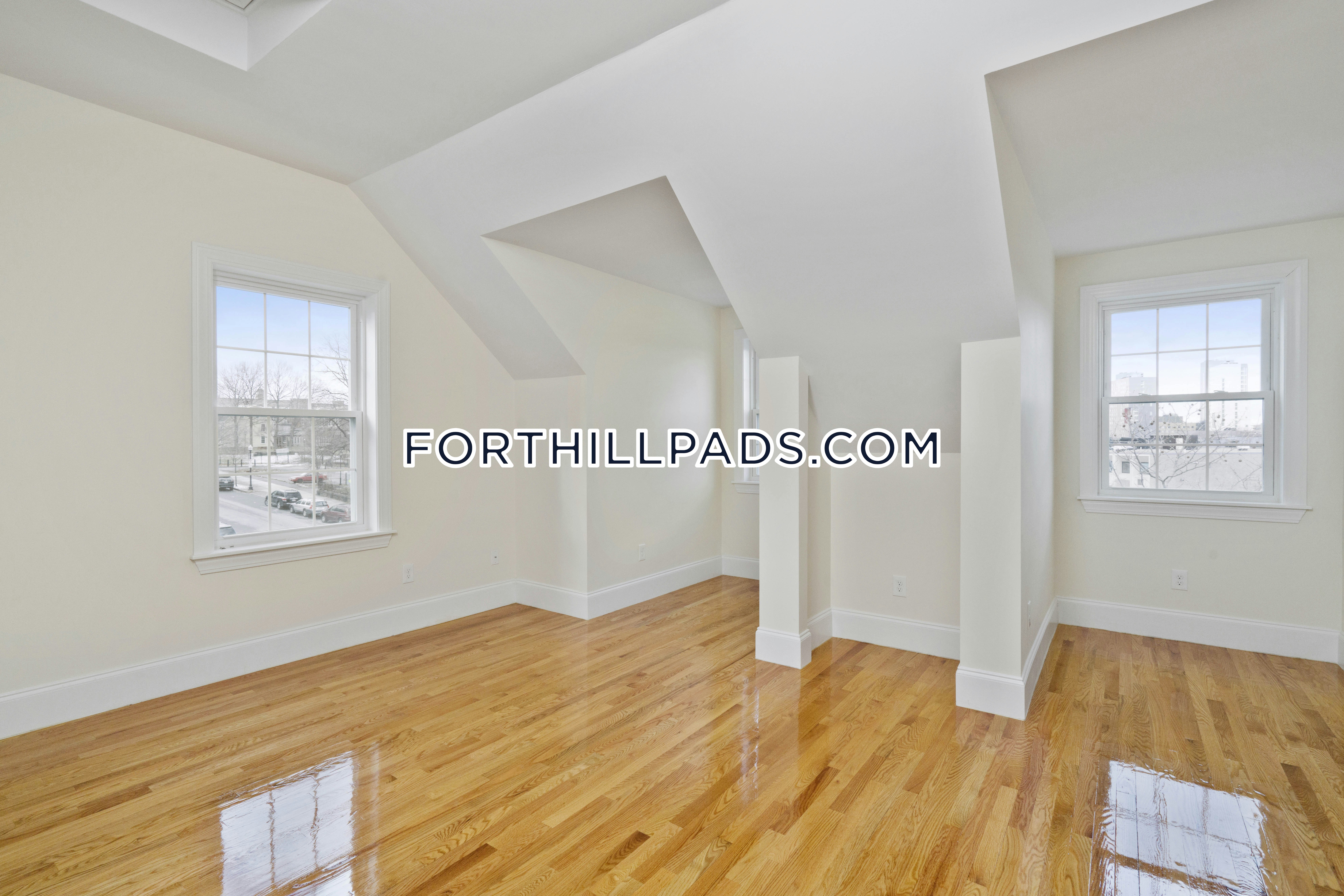 4 bed, 2.5 bath apartment for rent at 130 Roxbury St Unit 1, Roxbury — photo 9 of 24