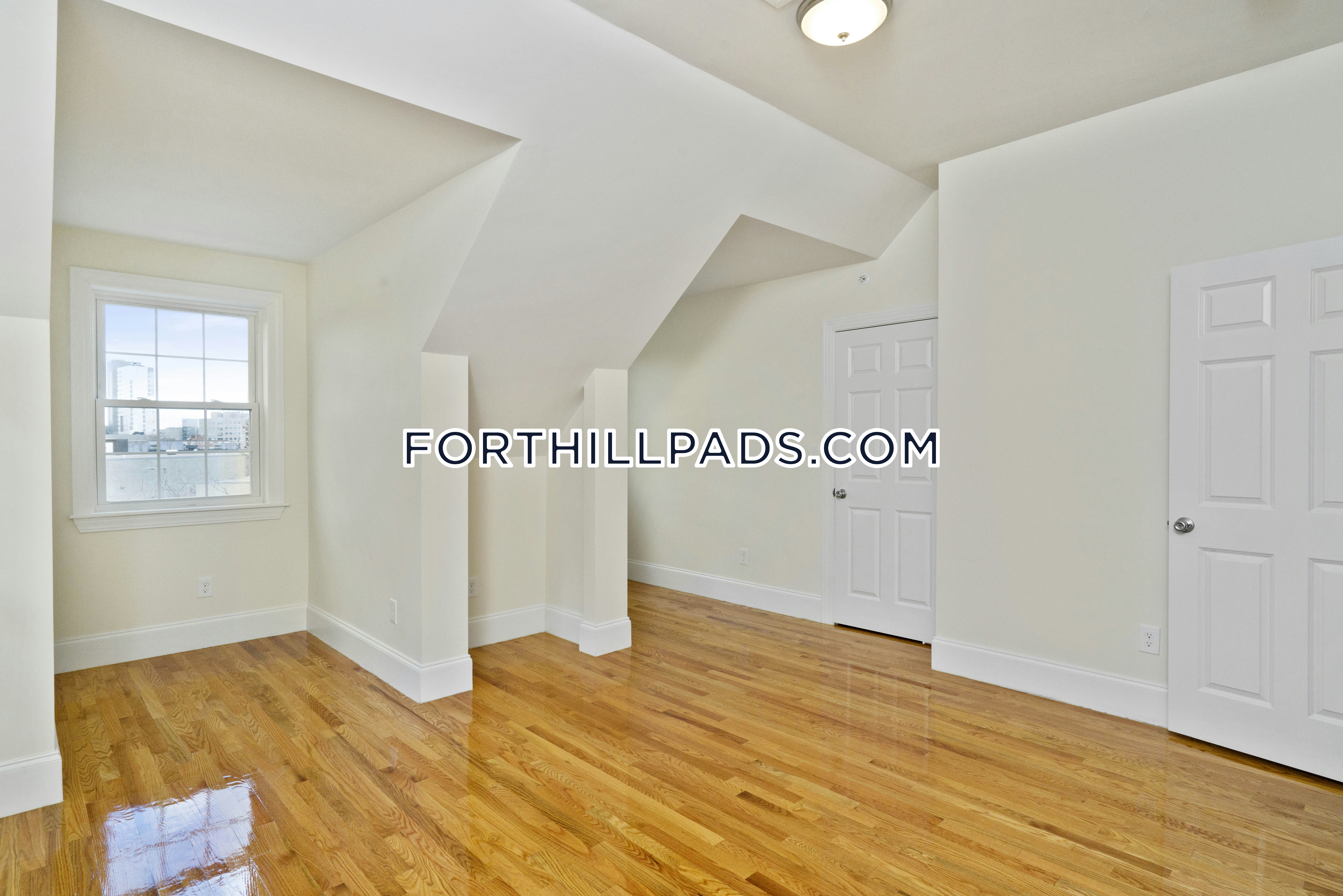 4 bed, 2.5 bath apartment for rent at 130 Roxbury St Unit 1, Roxbury — photo 17 of 24