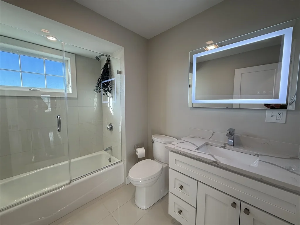 62 Harvard Ave, Hyde Park