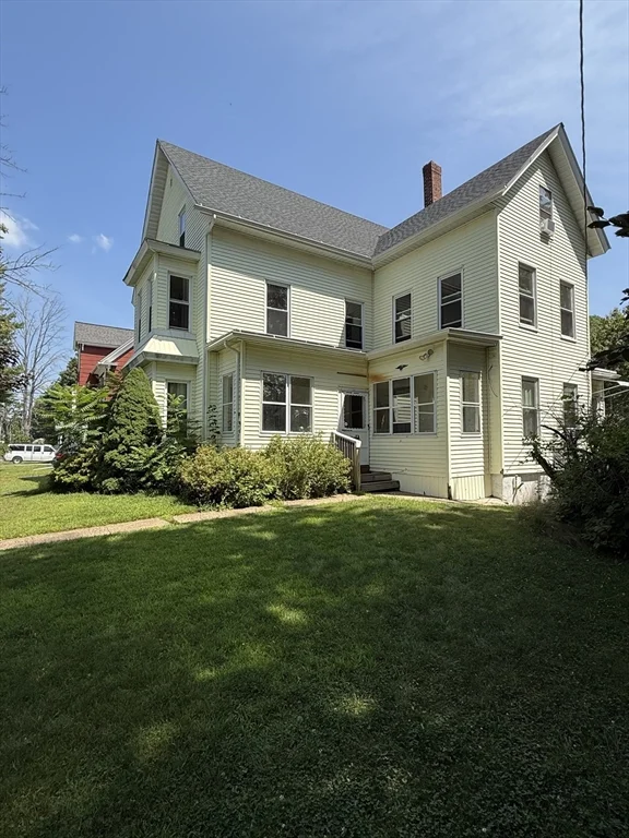 91 Woodland Ave, Gardner