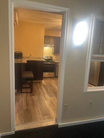 38 Reservoir, Holden