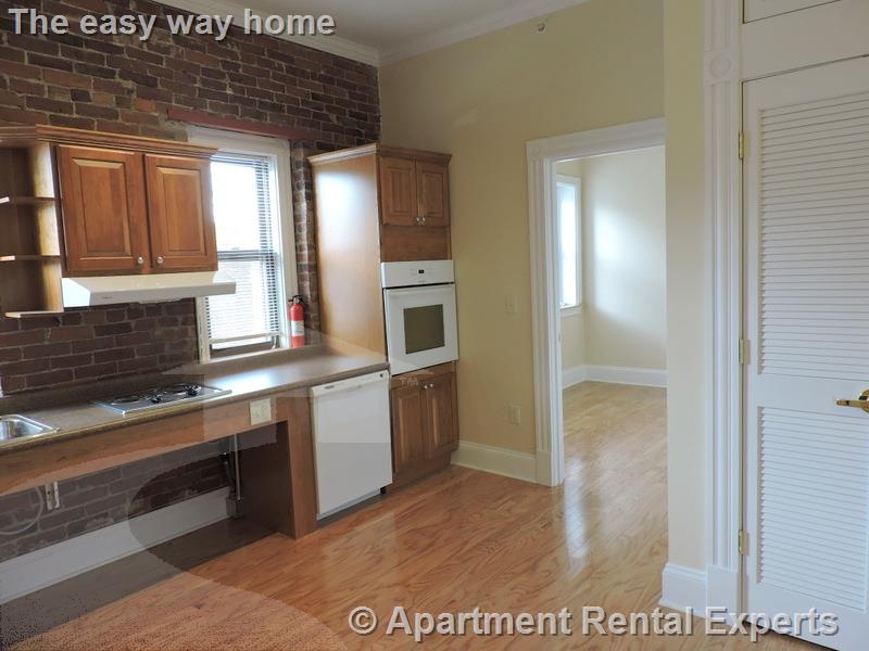 888 Massachusetts Ave, Riverside