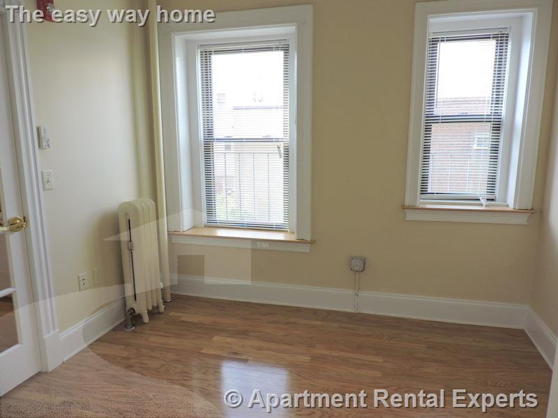 888 Massachusetts Ave, Riverside