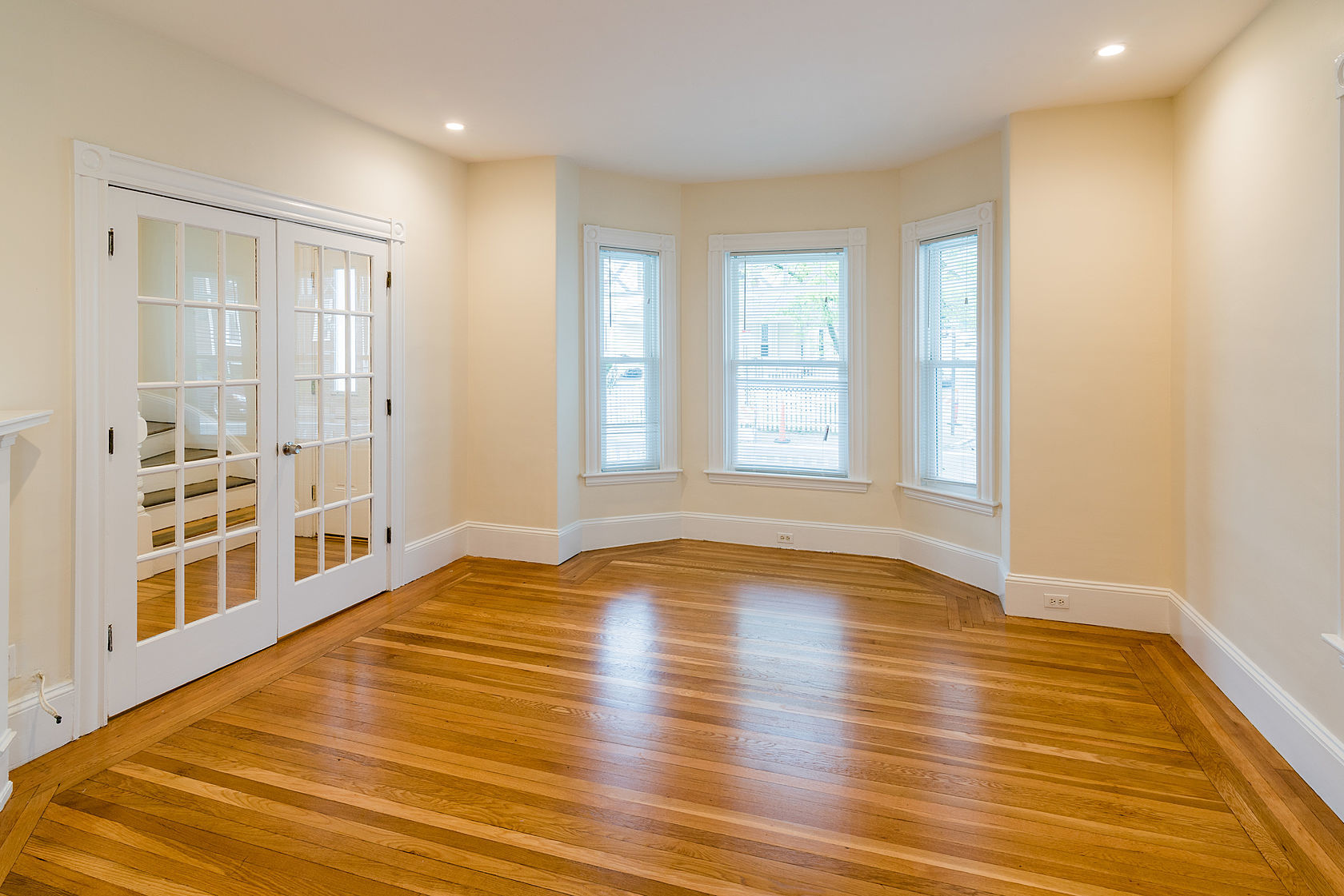 5 bed, 2 bath apartment for rent at 58 Saunders St Unit H, Allston — photo 2 of 17