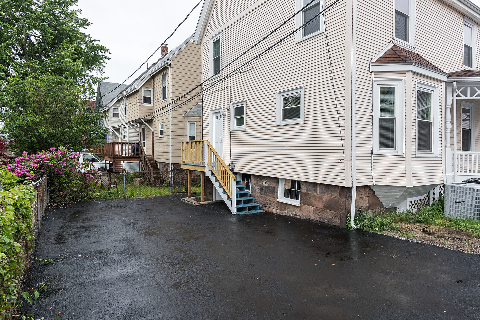 5 bed, 2 bath apartment for rent at 58 Saunders St Unit H, Allston — photo 16 of 17