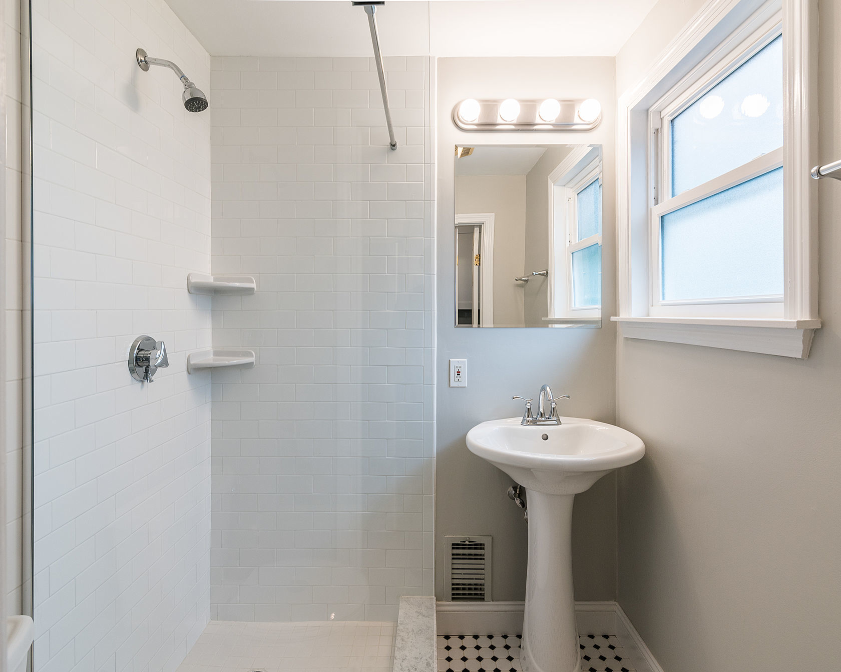 5 bed, 2 bath apartment for rent at 58 Saunders St Unit H, Allston — photo 9 of 17