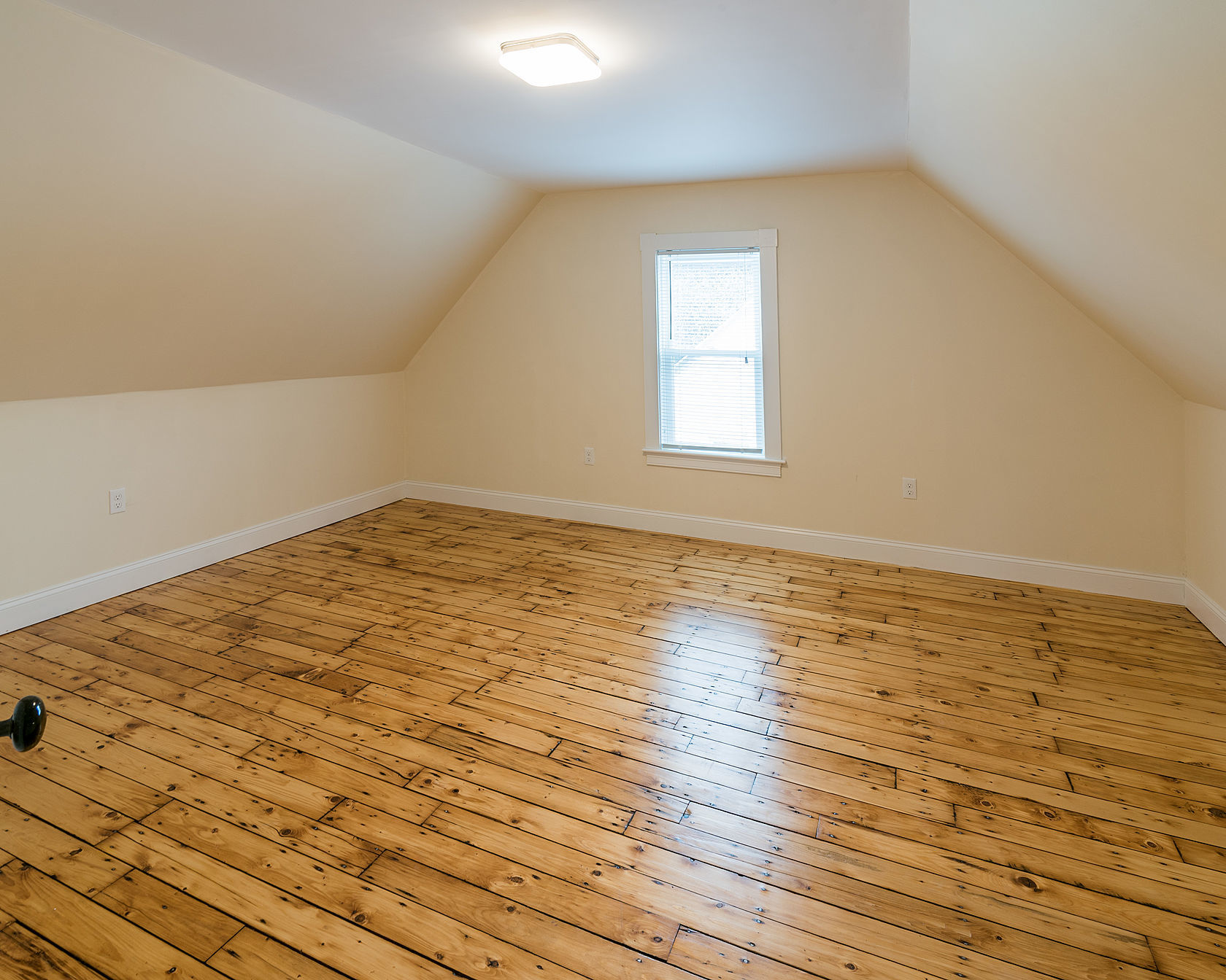 5 bed, 2 bath apartment for rent at 58 Saunders St Unit H, Allston — photo 11 of 17