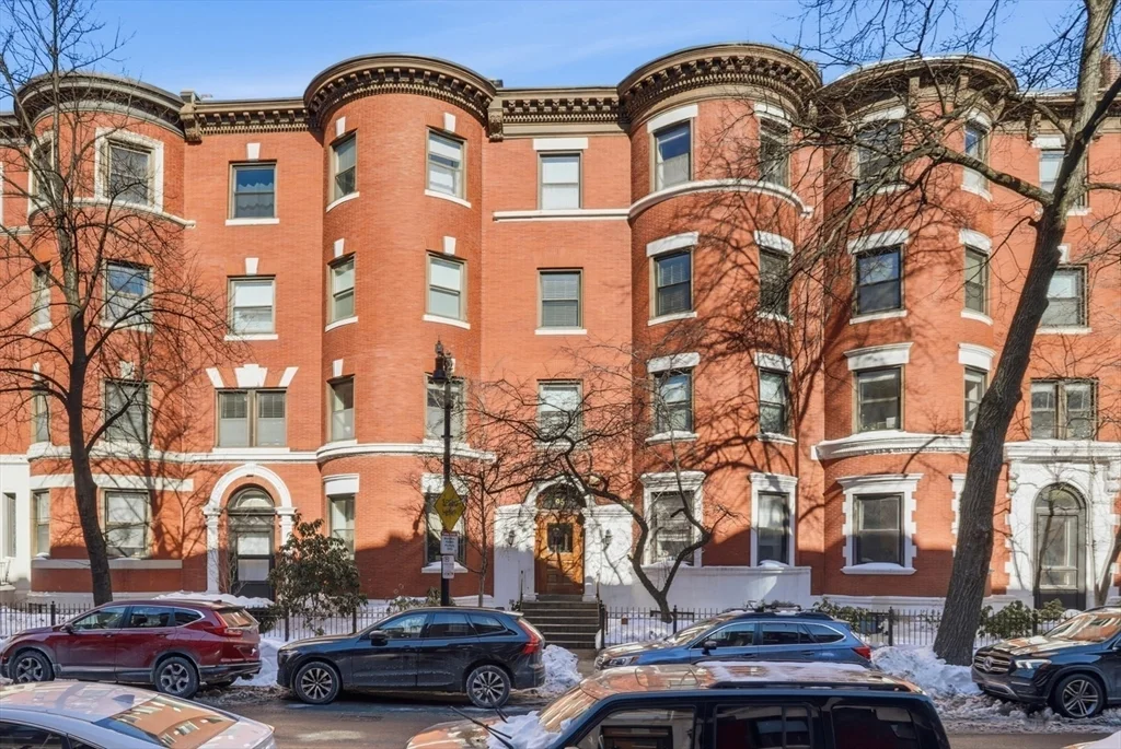 95 Gainsborough St, Fenway