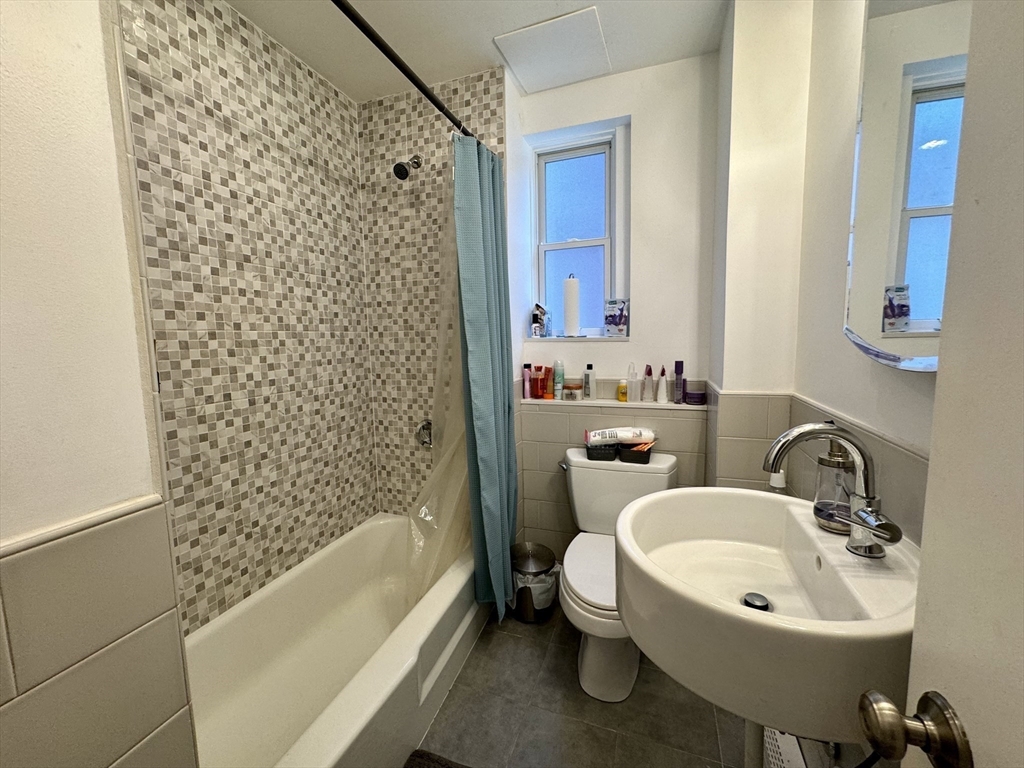 17 Perry St, Brookline Village