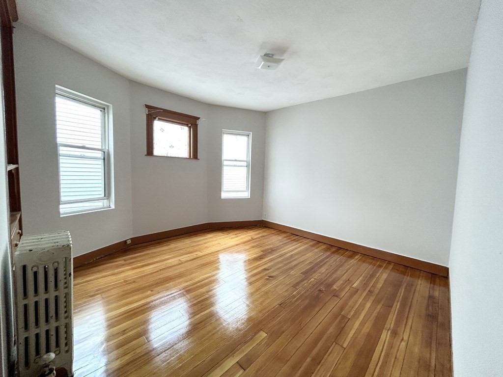 18 Eastman St, Boston