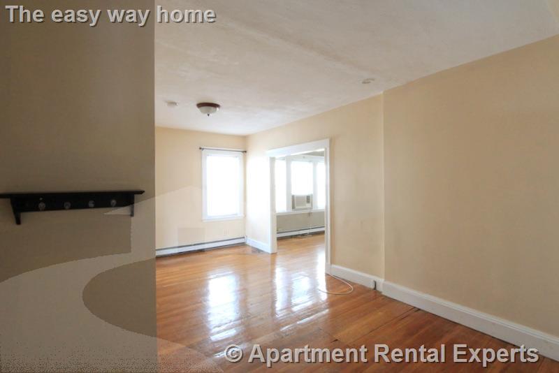 23-25 Bonner Ave, Tufts