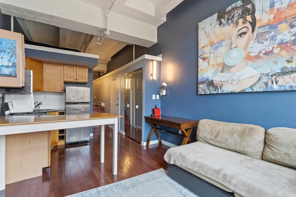 12 Stoneholm St, Fenway