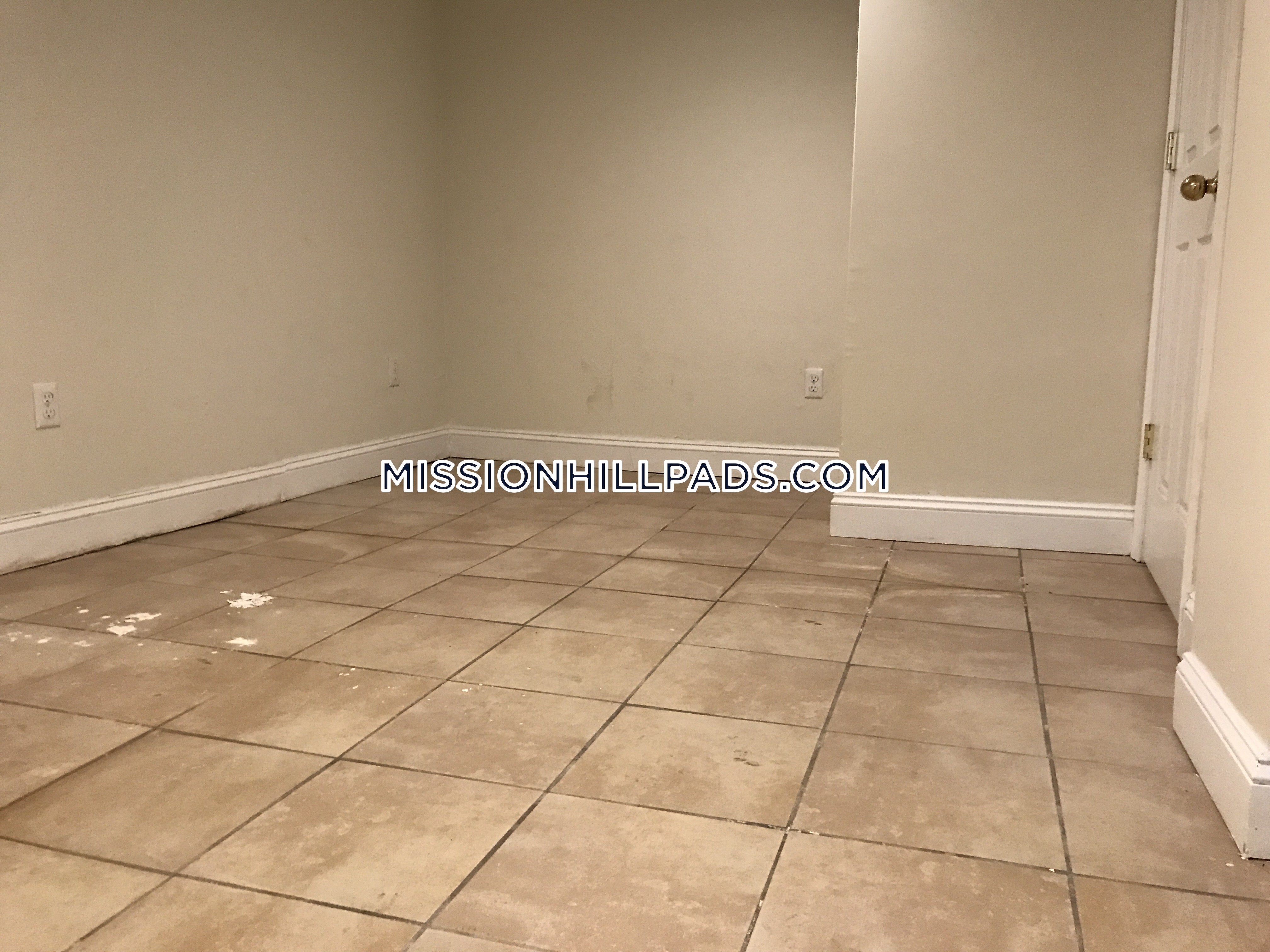 3 bed, 1 bath apartment for rent at 6 Wait St Unit B1, Mission Hill — photo 9 of 10