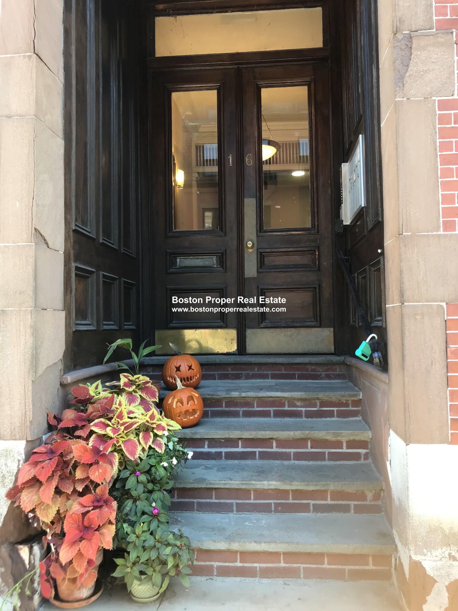 16 Hereford St, Back Bay