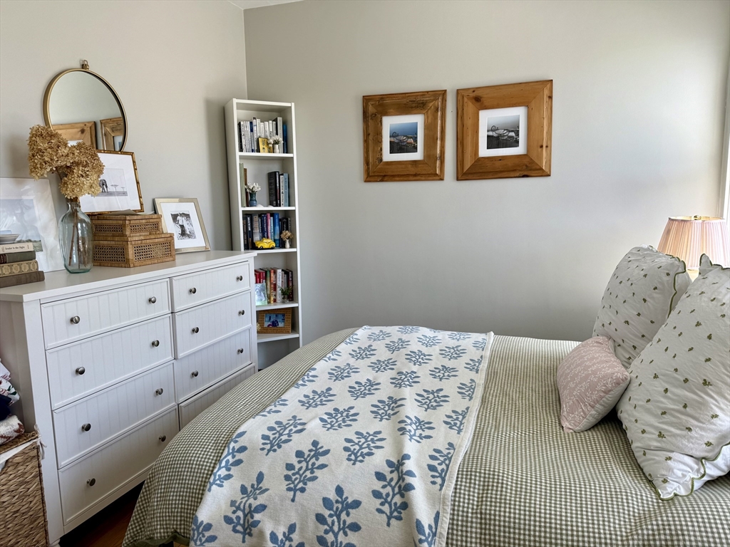 255 Main St, Charlestown