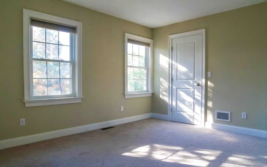 171 N Main St, Natick