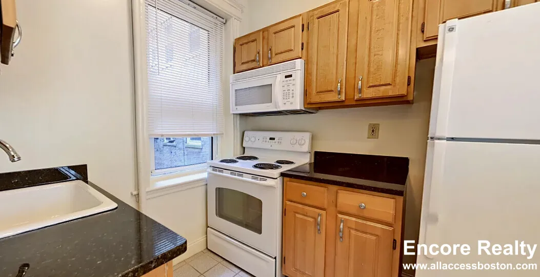 32 Queensberry St, Fenway